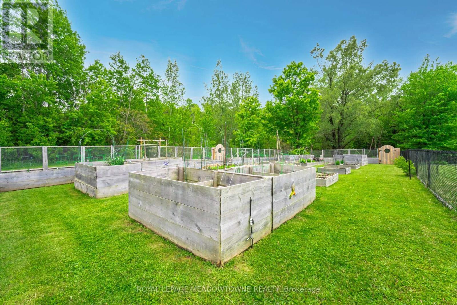 












11302 REGIONAL 25 ROAD

,
Halton Hills,




Ontario
L7J2M1

