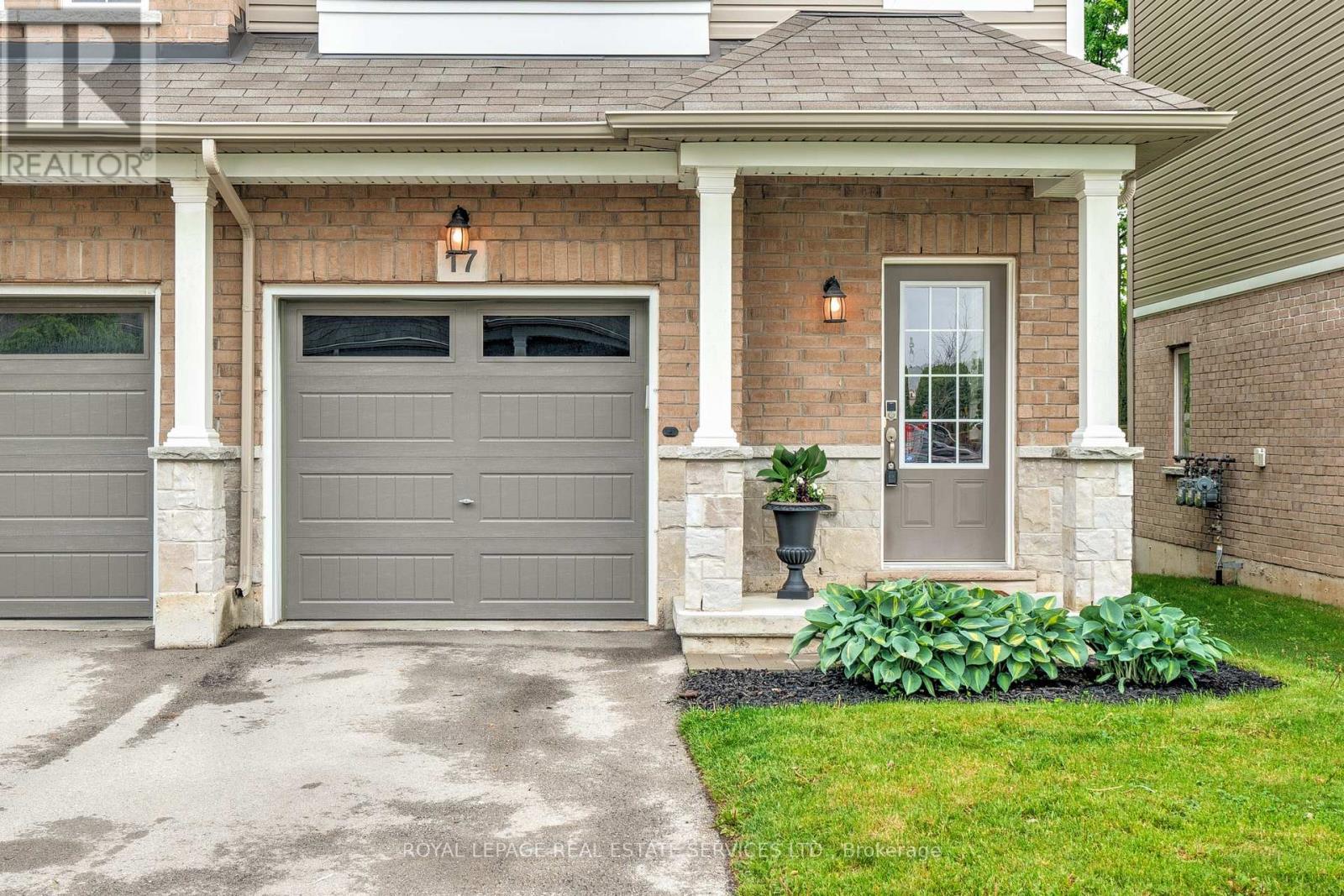 












17 - 122 DUNDAS STREET E

,
Hamilton,




Ontario
L9H7N3

