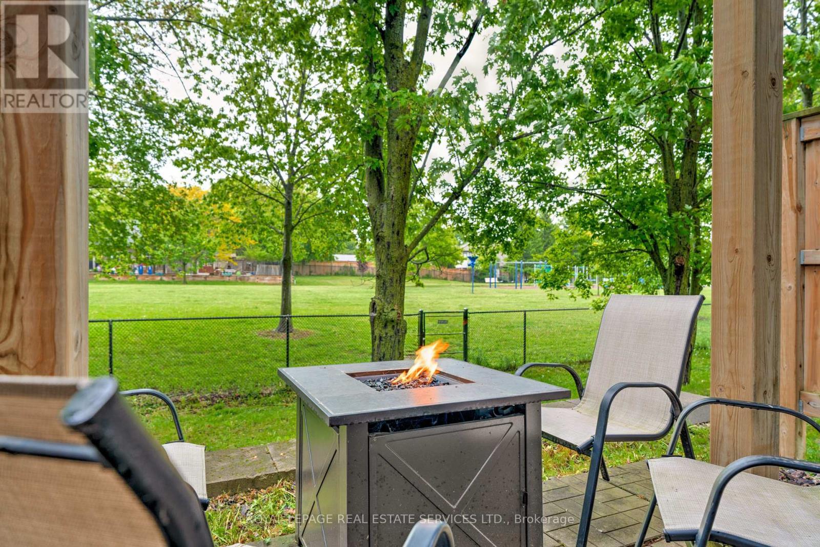 












17 - 122 DUNDAS STREET E

,
Hamilton,




Ontario
L9H7N3

