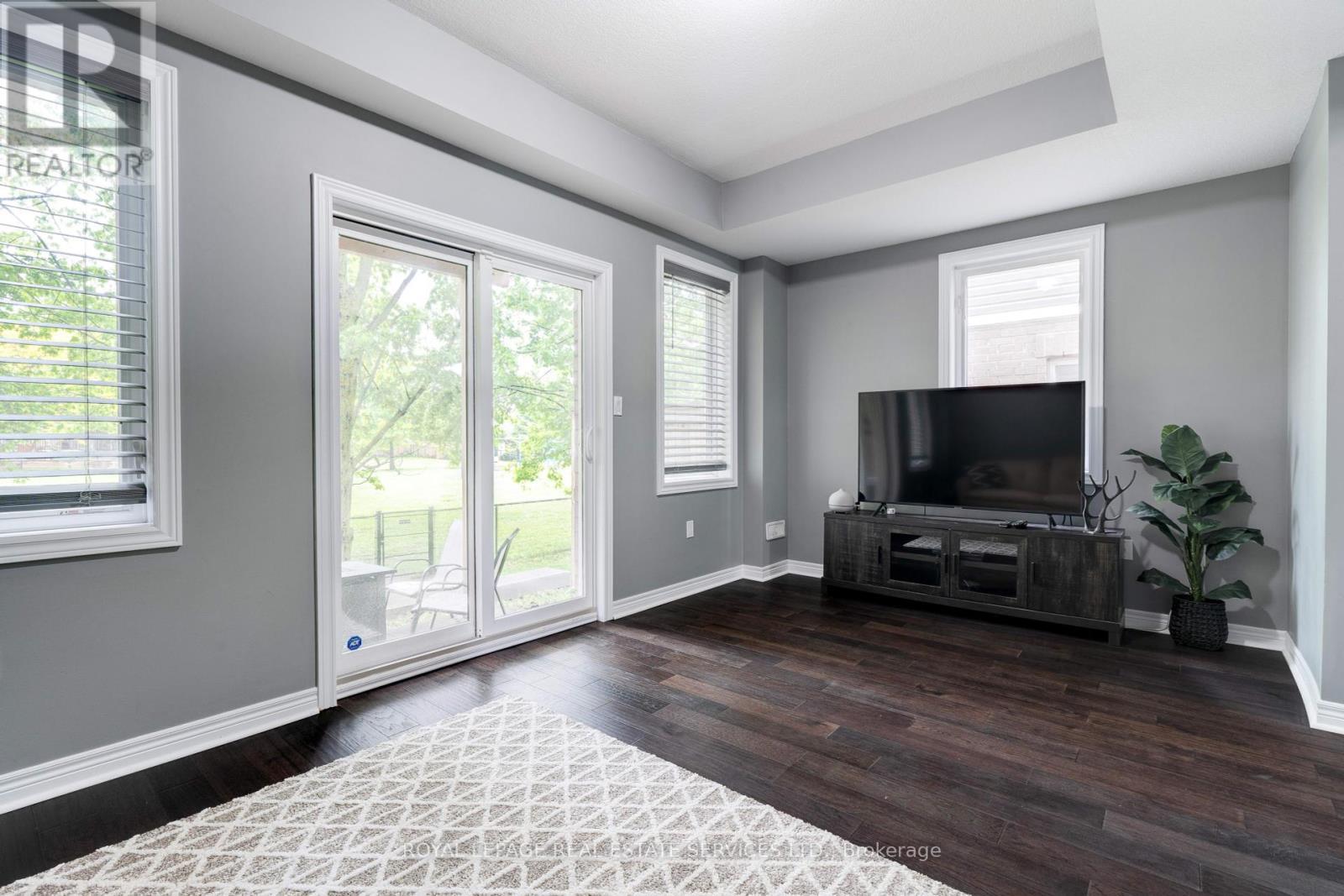 












17 - 122 DUNDAS STREET E

,
Hamilton,




Ontario
L9H7N3

