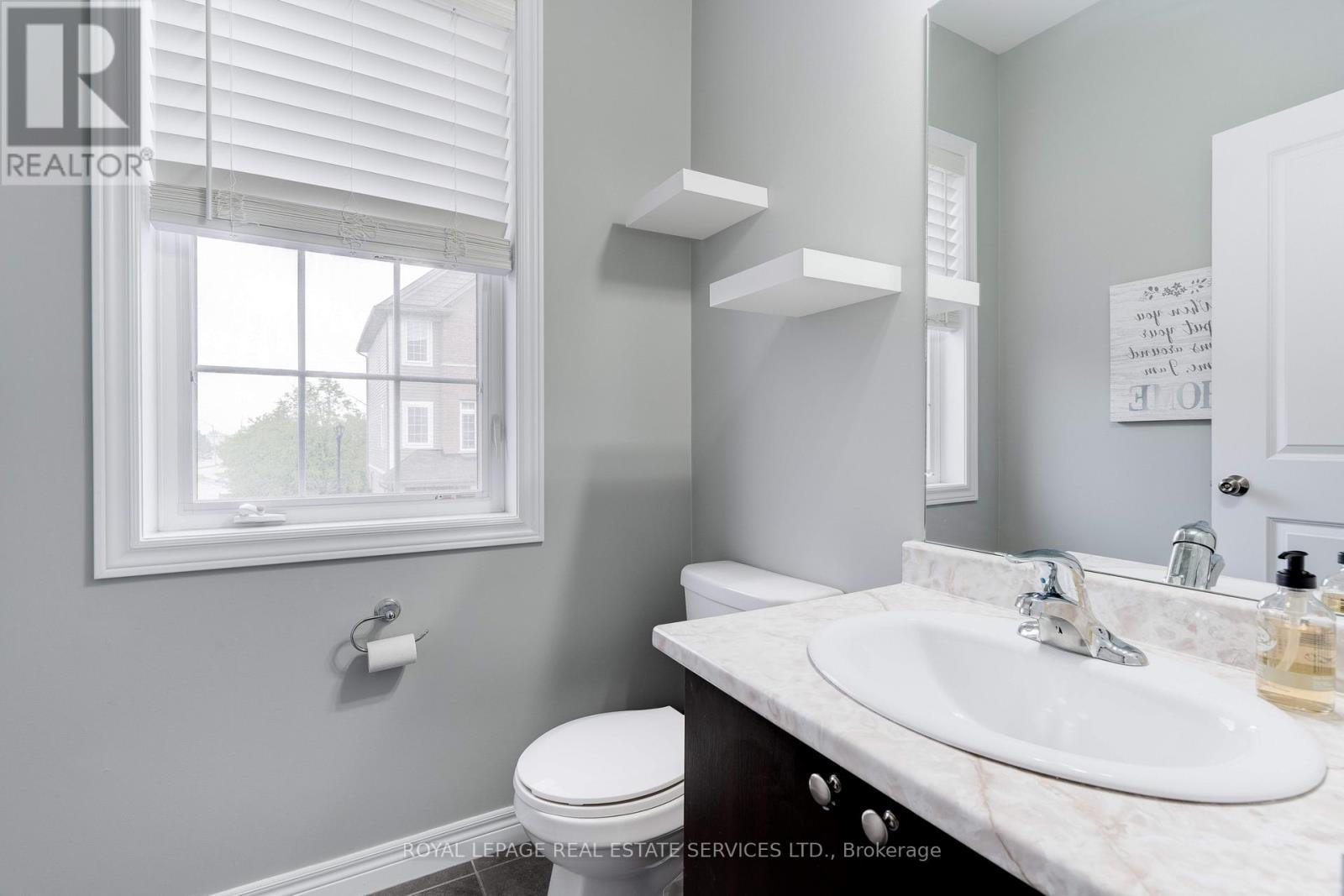 












17 - 122 DUNDAS STREET E

,
Hamilton,




Ontario
L9H7N3

