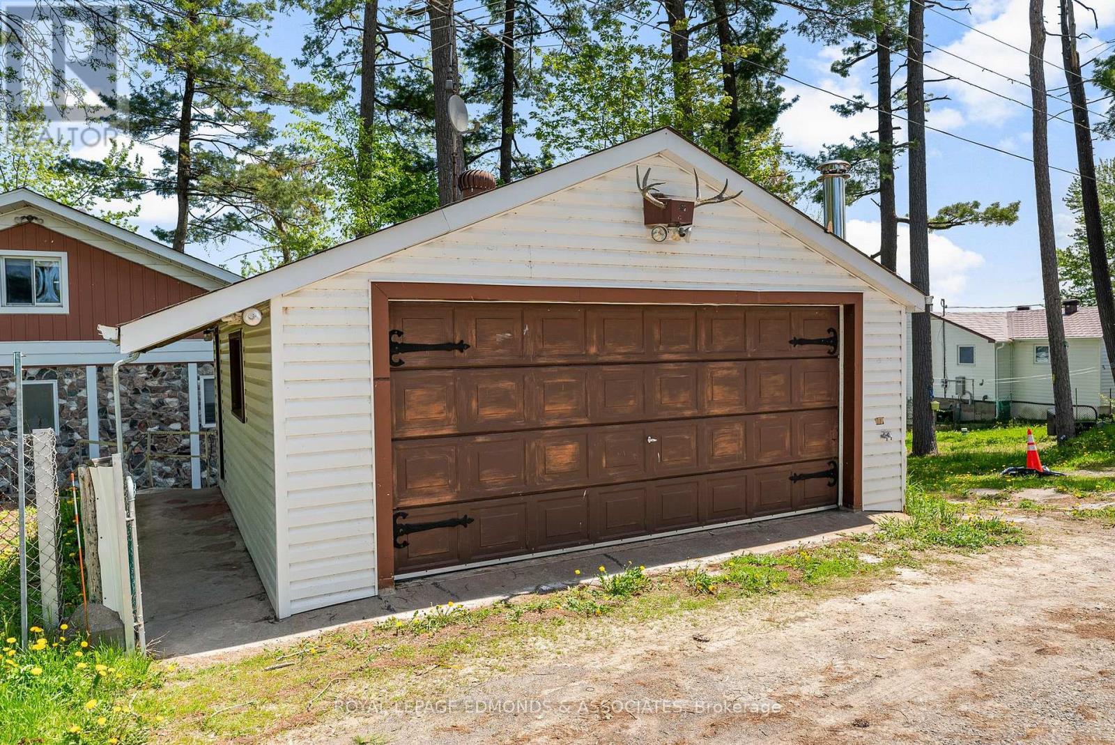 












87 COBBLE STONE LANE

,
Whitewater Region,




Ontario
K0J1K0


