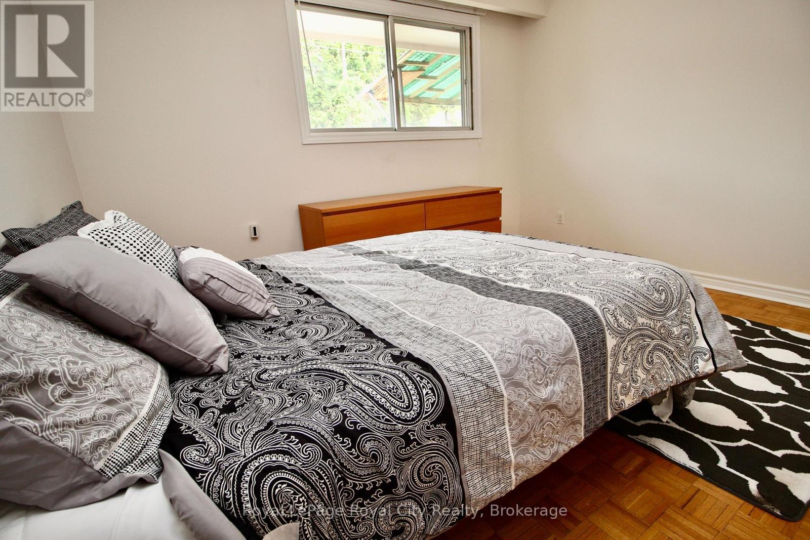












188 ALMA STREET N

,
Guelph (Junction/Onward Willow),




Ontario
N1H5X5

