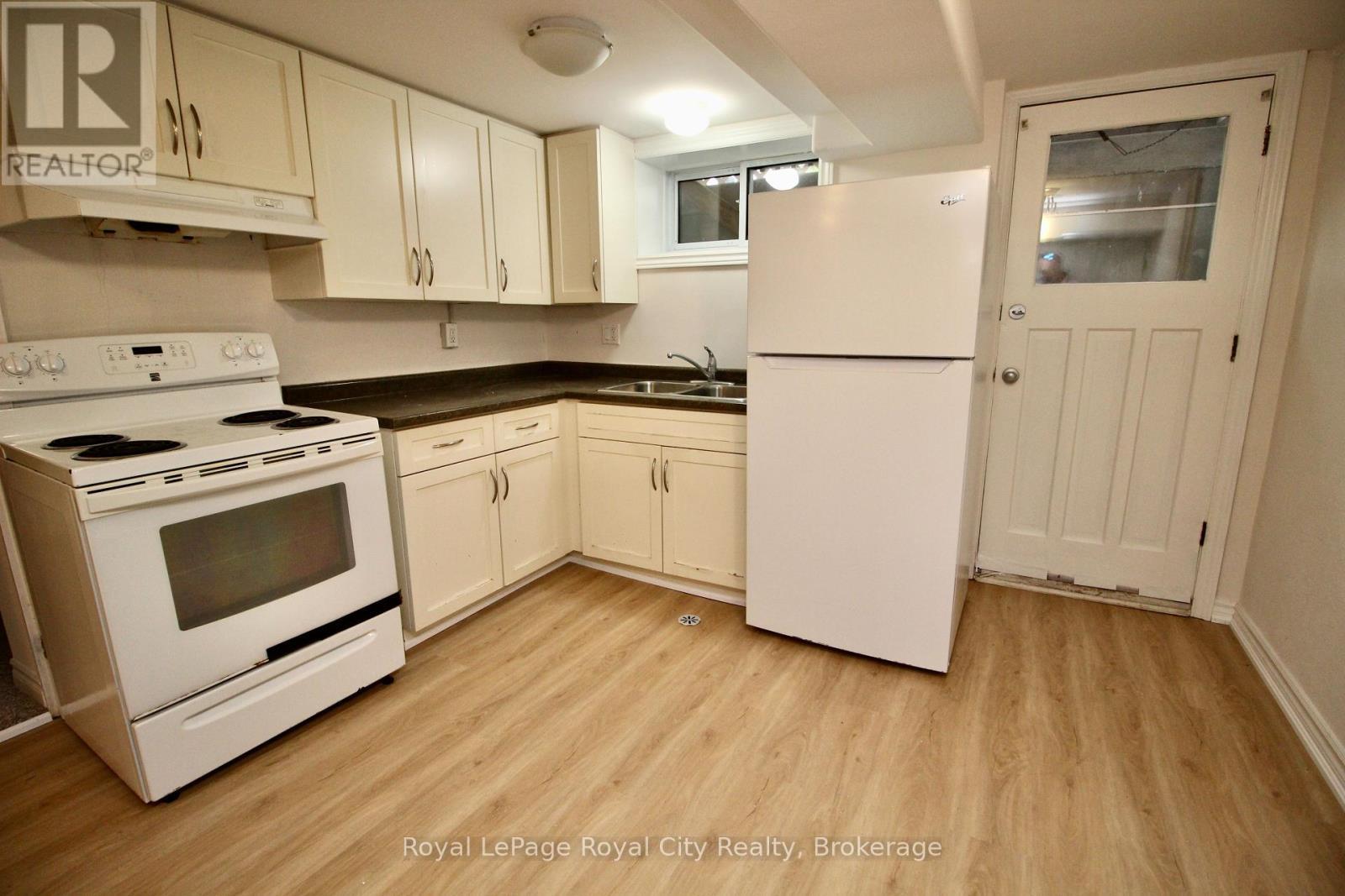 












188 ALMA STREET N

,
Guelph (Junction/Onward Willow),




Ontario
N1H5X5

