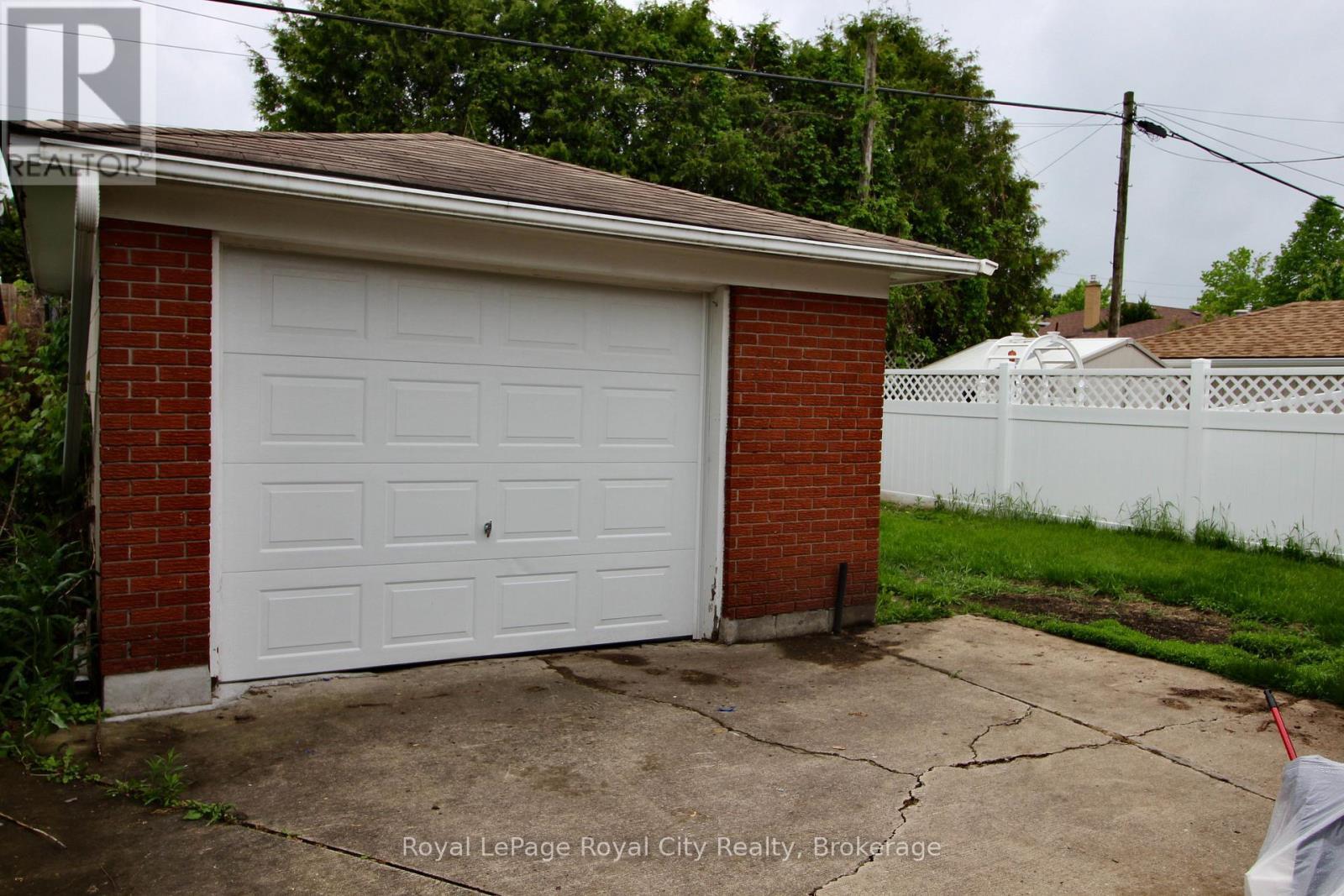 












188 ALMA STREET N

,
Guelph (Junction/Onward Willow),




Ontario
N1H5X5

