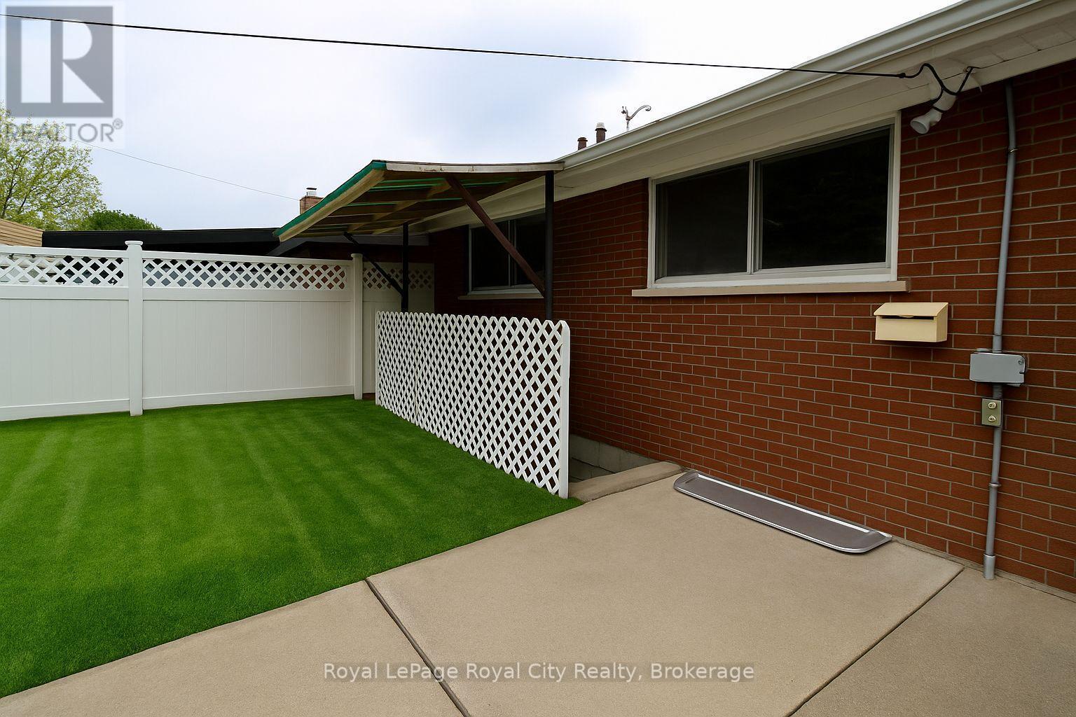 












188 ALMA STREET N

,
Guelph (Junction/Onward Willow),




Ontario
N1H5X5

