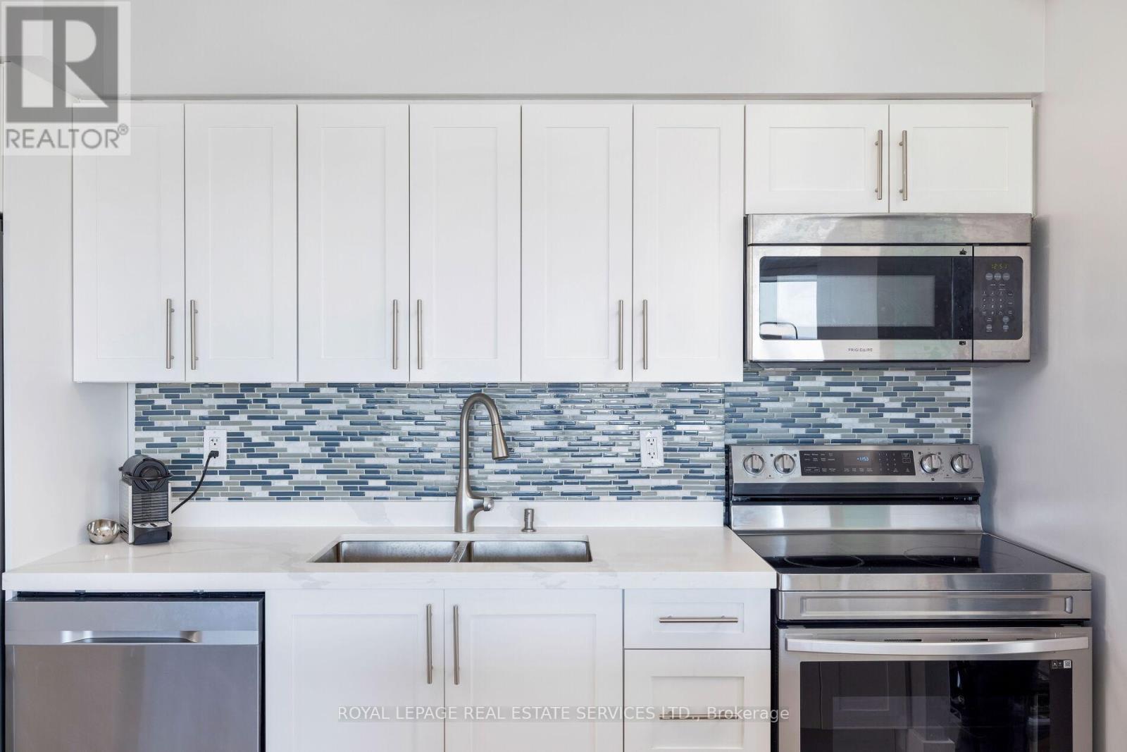 












1203 - 100 WESTERN BATTERY ROAD

,
Toronto,




Ontario
M6K3S2

