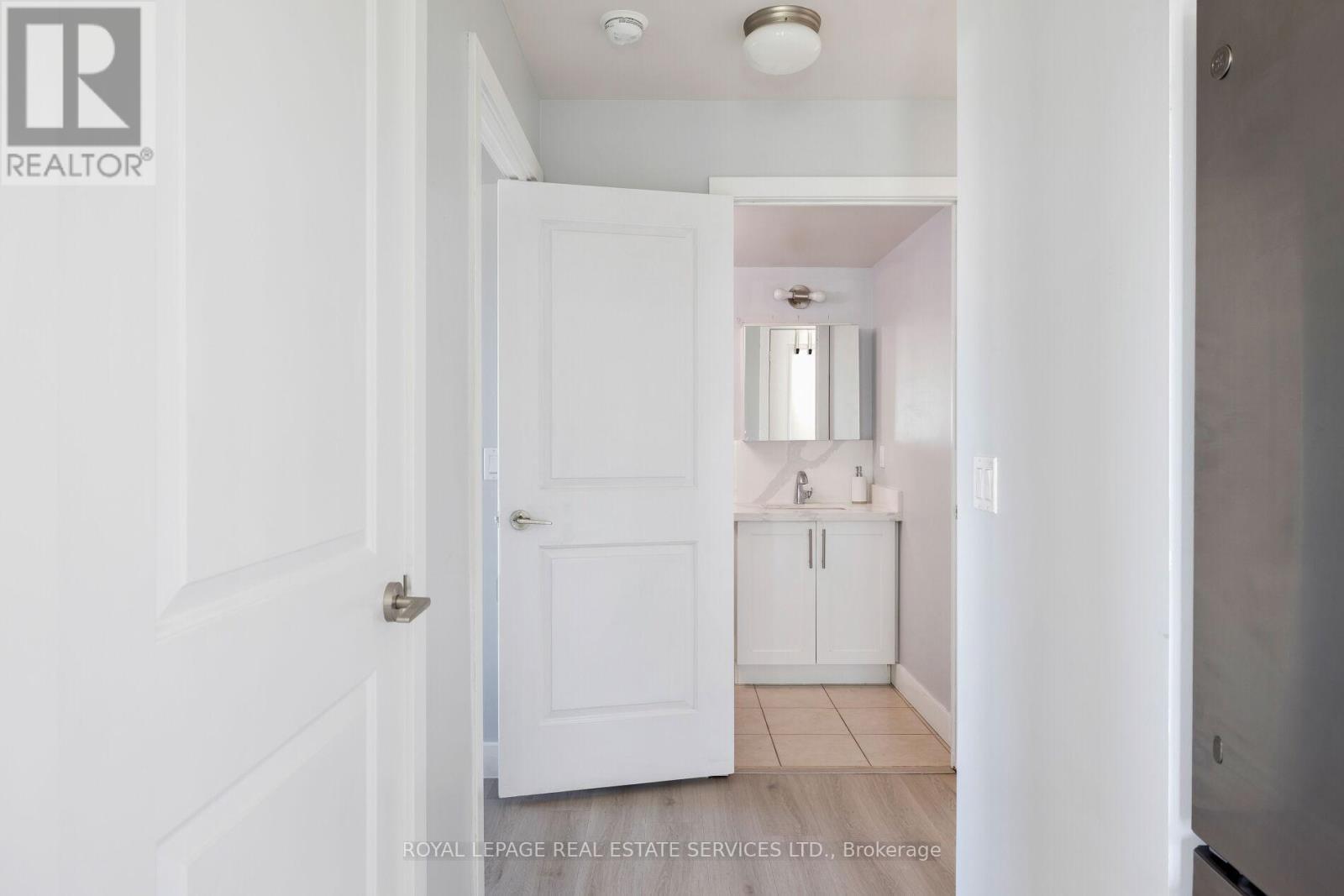 












1203 - 100 WESTERN BATTERY ROAD

,
Toronto,




Ontario
M6K3S2

