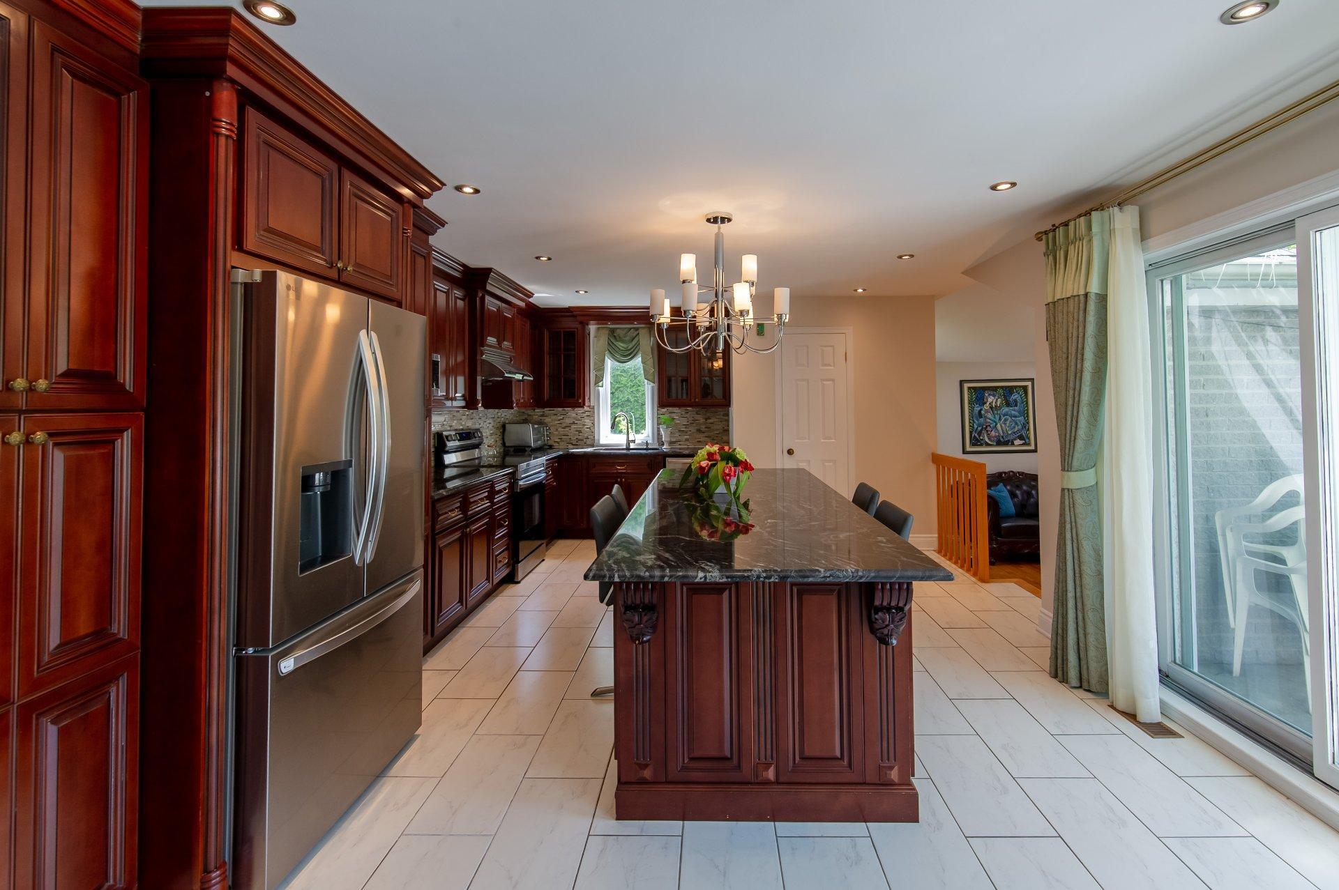 









8993


Crois. Richmond

,
Brossard,




QC
J4X2R9


