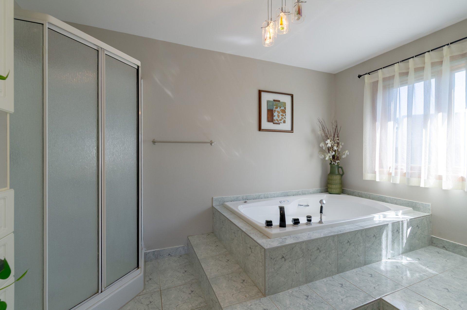 









8993


Crois. Richmond

,
Brossard,




QC
J4X2R9

