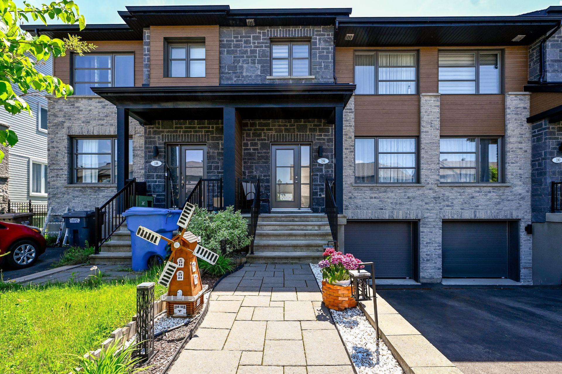 









194


Rue Rabelais

,
Saint-Constant,




QC
J5A0J5

