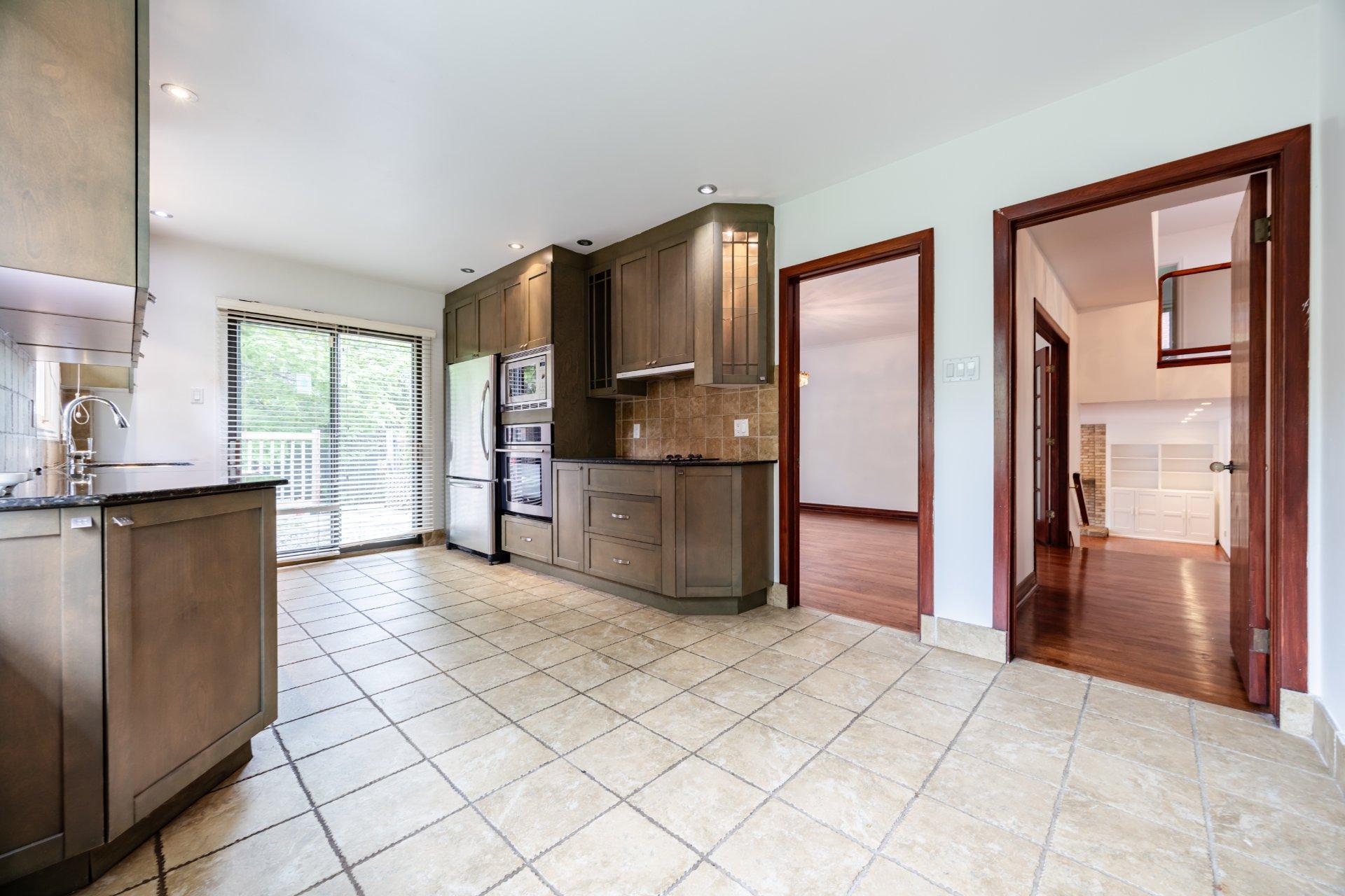 









372


Av. Revere

,
Mont-Royal,




QC
H3P1C3

