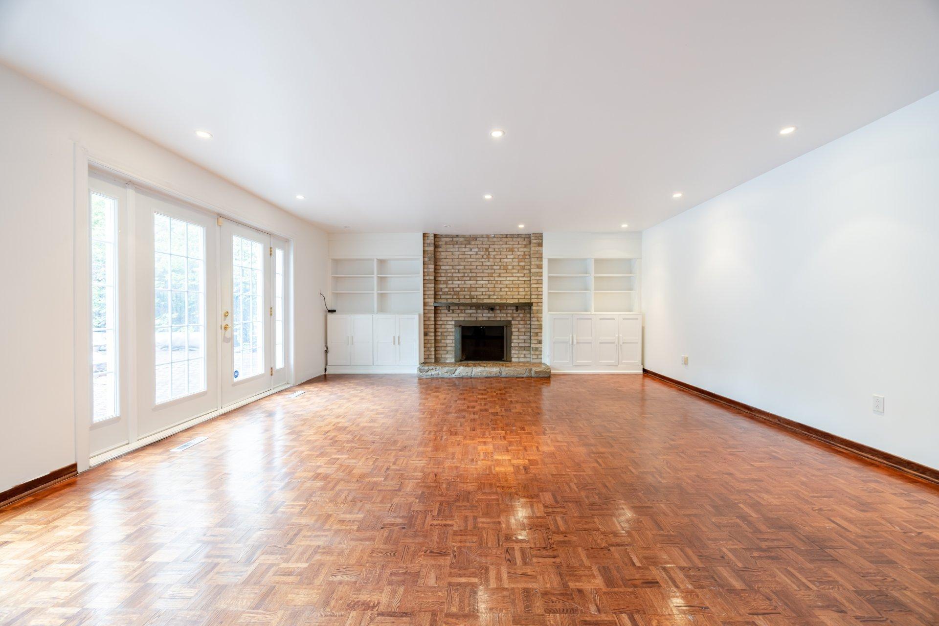 









372


Av. Revere

,
Mont-Royal,




QC
H3P1C3

