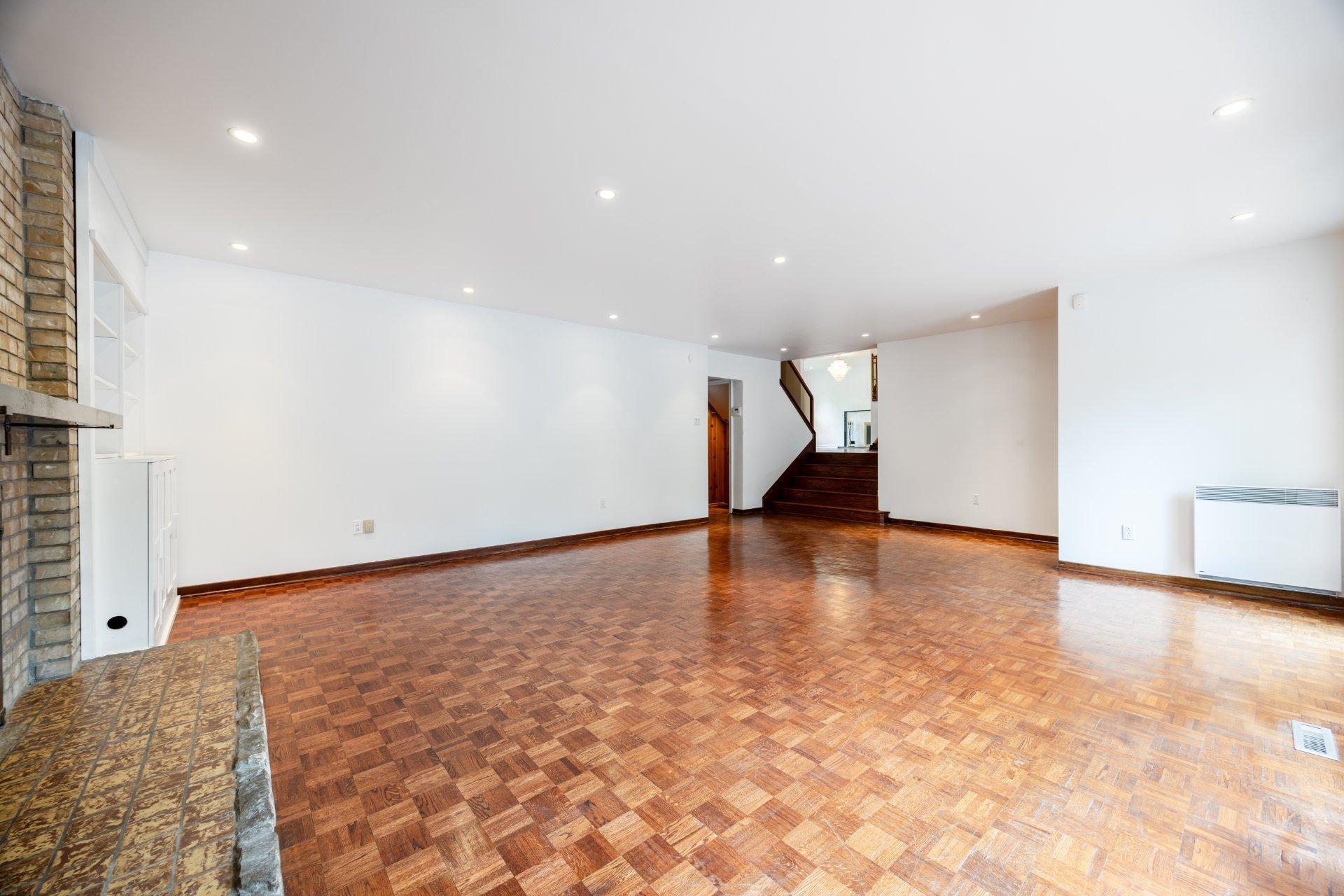 









372


Av. Revere

,
Mont-Royal,




QC
H3P1C3

