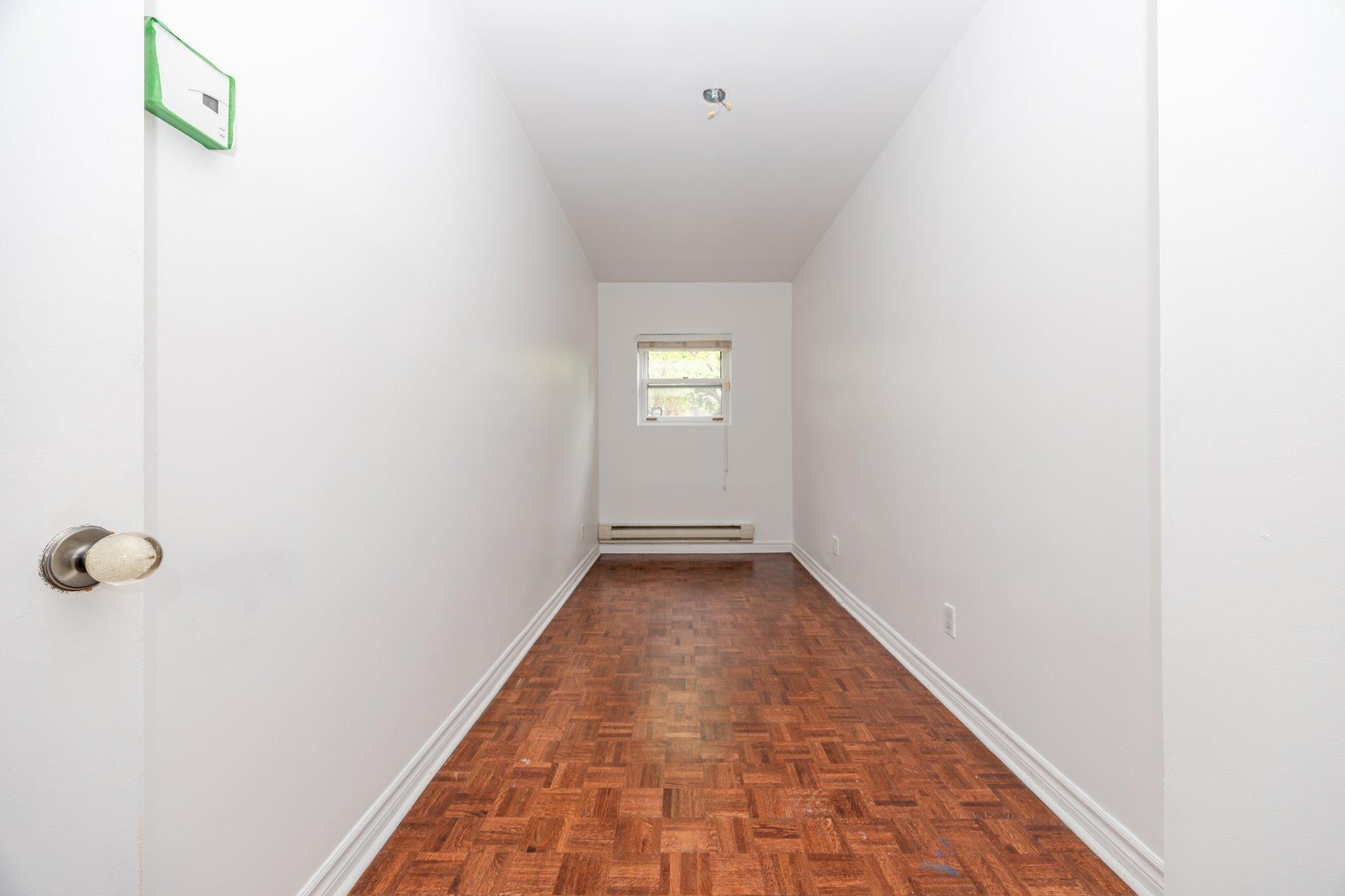 









372


Av. Revere

,
Mont-Royal,




QC
H3P1C3

