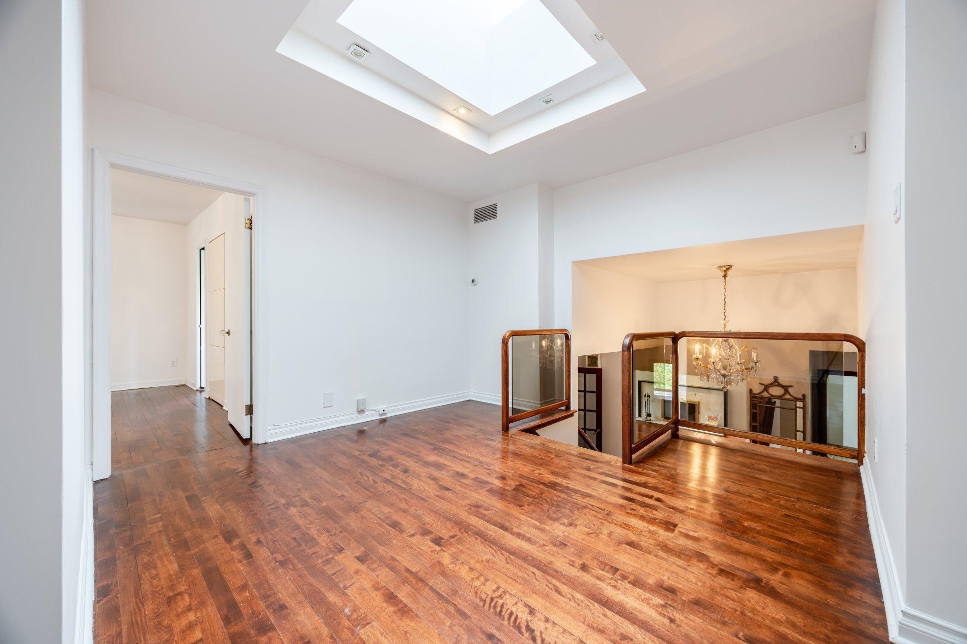 









372


Av. Revere

,
Mont-Royal,




QC
H3P1C3

