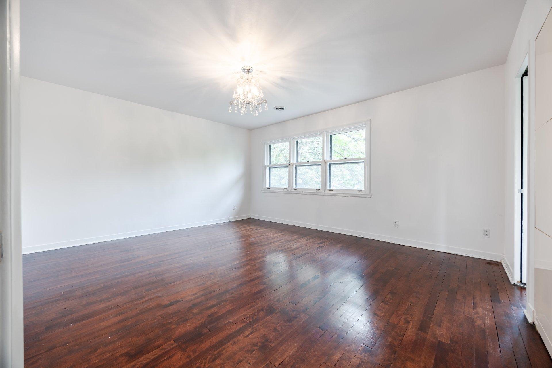 









372


Av. Revere

,
Mont-Royal,




QC
H3P1C3

