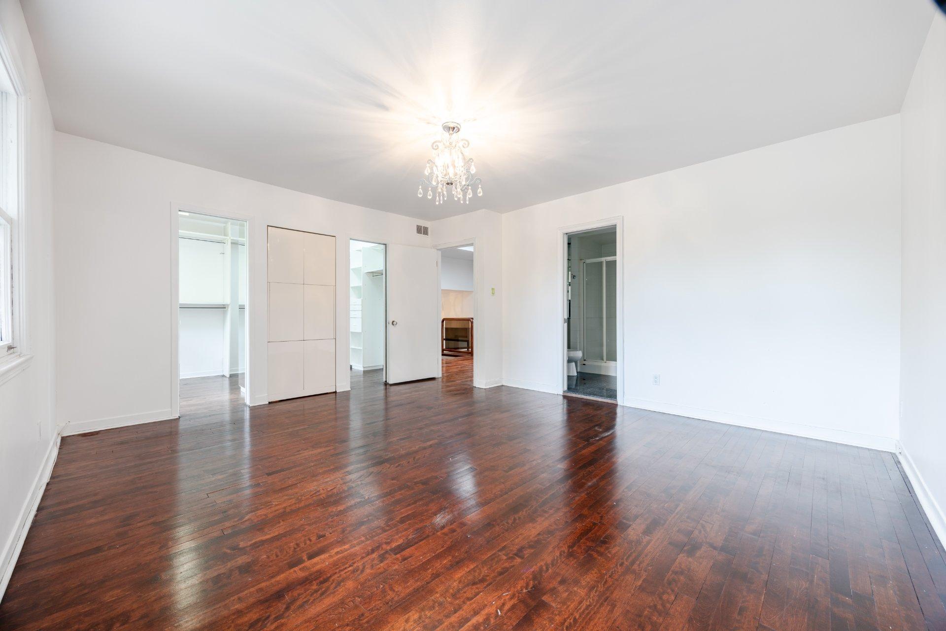 









372


Av. Revere

,
Mont-Royal,




QC
H3P1C3


