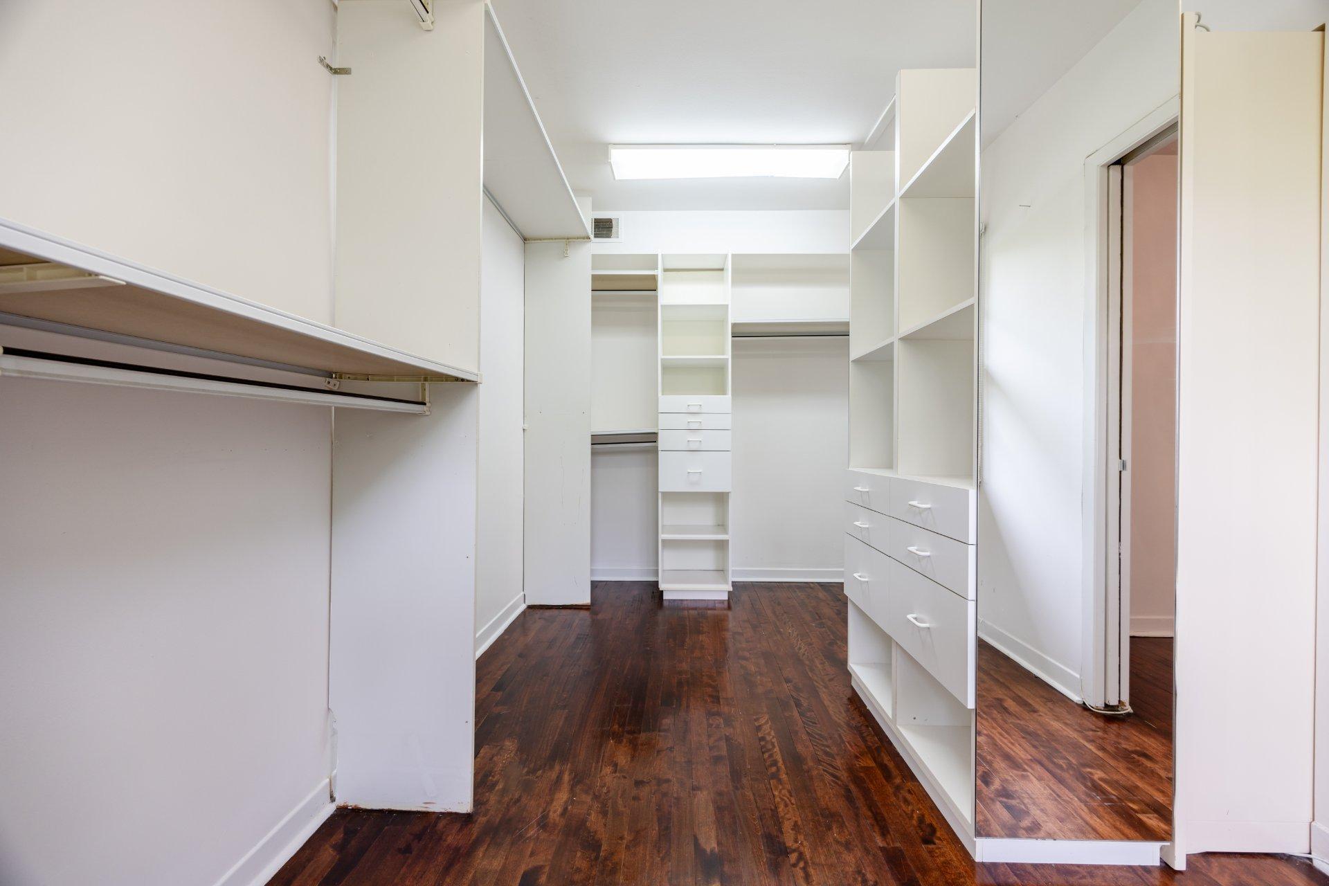 









372


Av. Revere

,
Mont-Royal,




QC
H3P1C3


