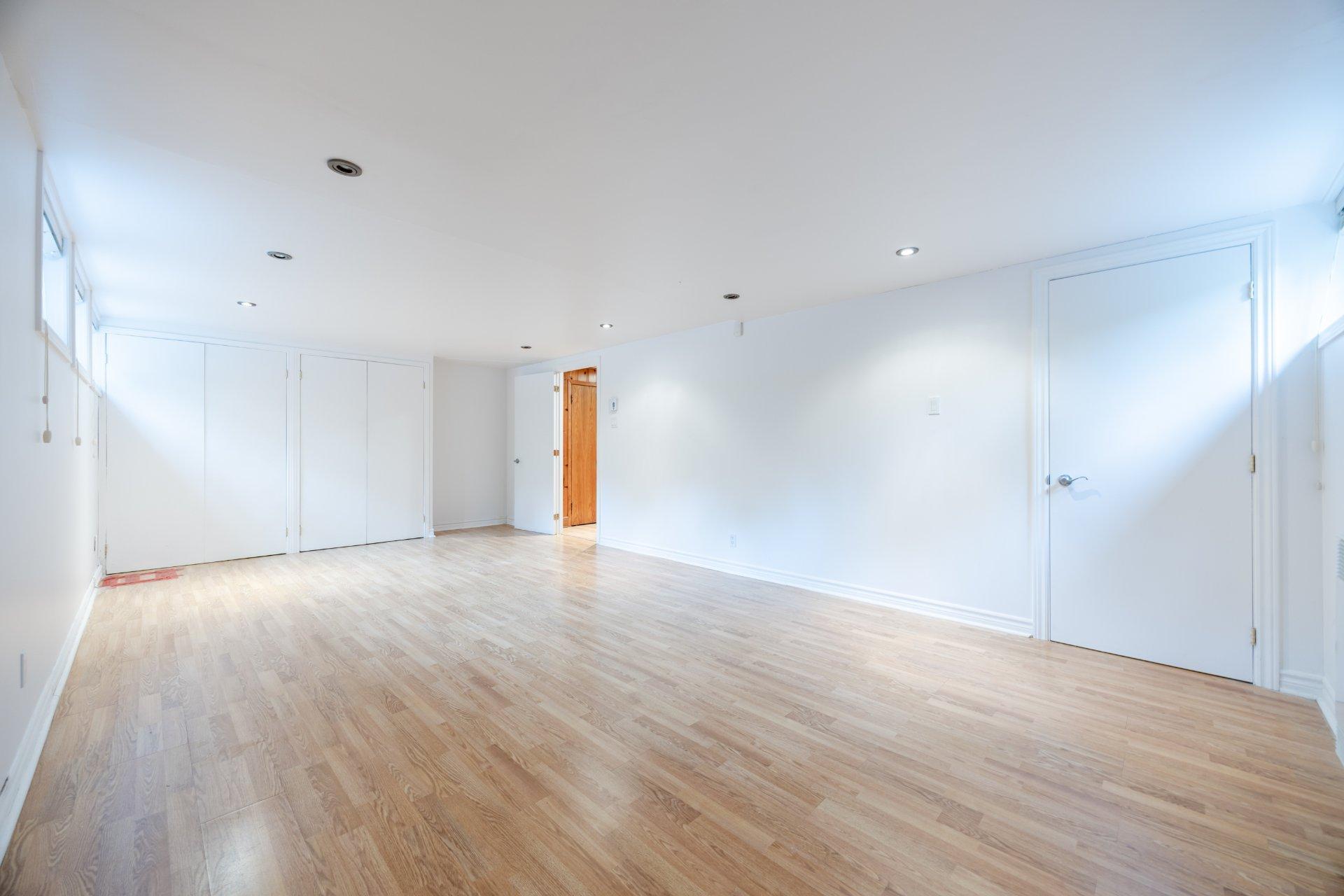 









372


Av. Revere

,
Mont-Royal,




QC
H3P1C3

