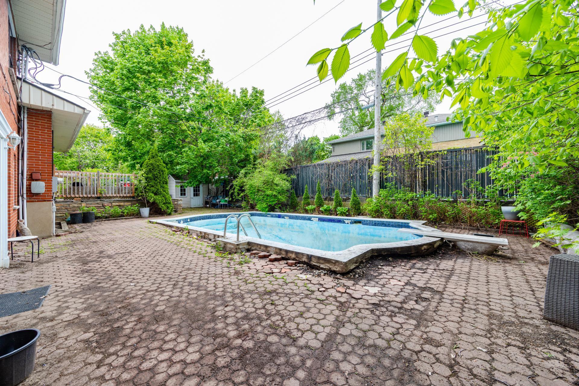 









372


Av. Revere

,
Mont-Royal,




QC
H3P1C3


