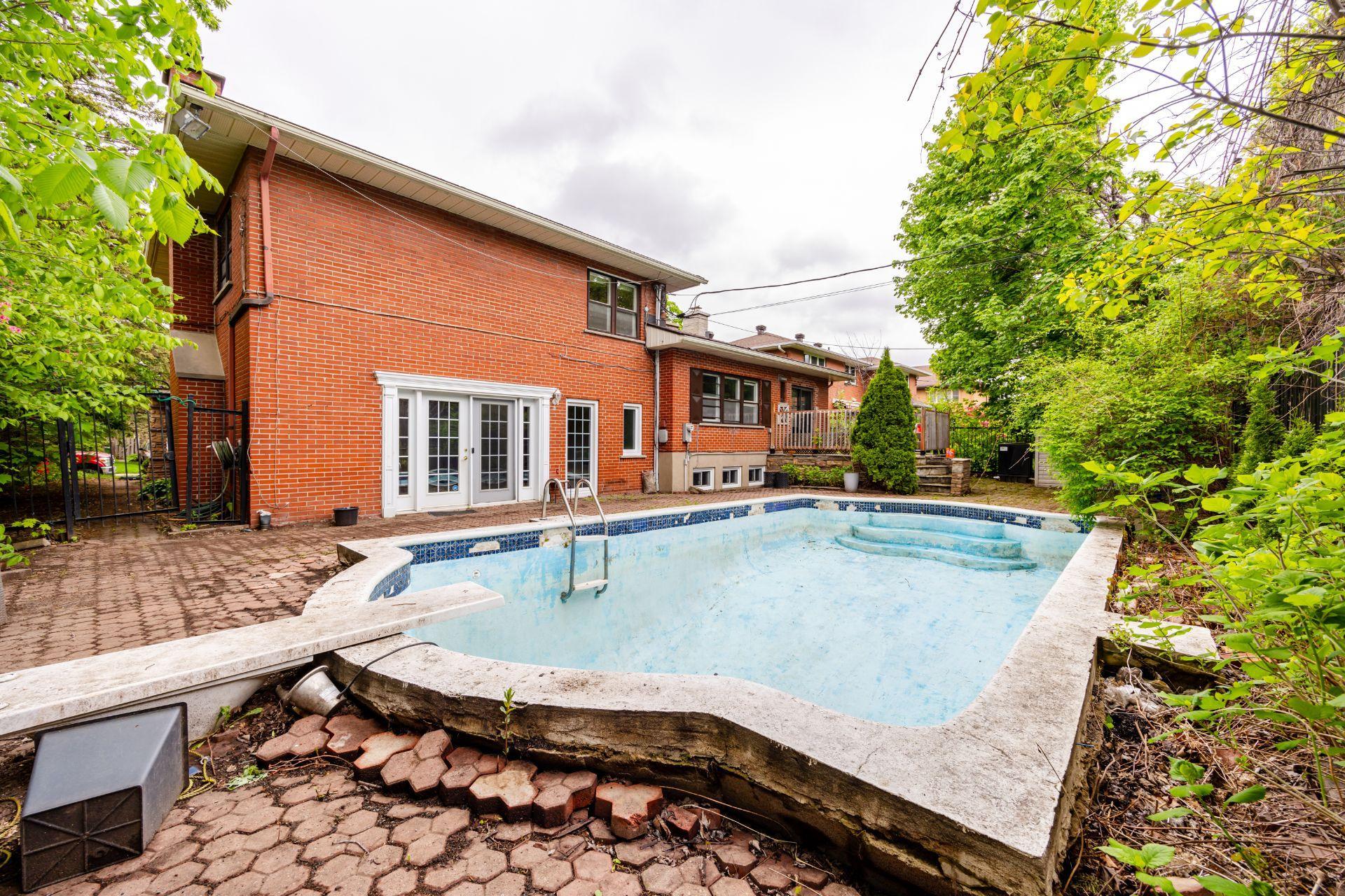 









372


Av. Revere

,
Mont-Royal,




QC
H3P1C3

