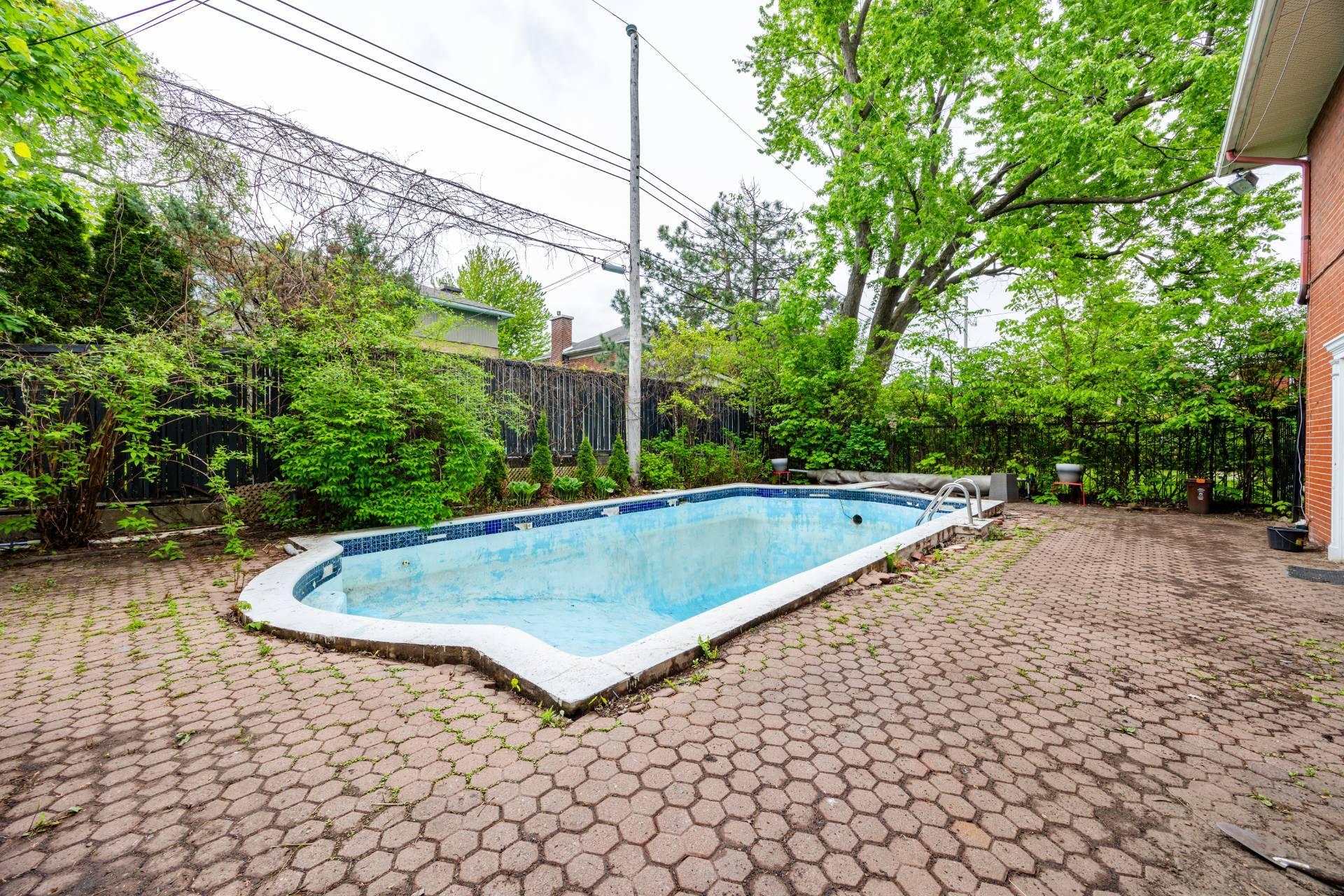 









372


Av. Revere

,
Mont-Royal,




QC
H3P1C3

