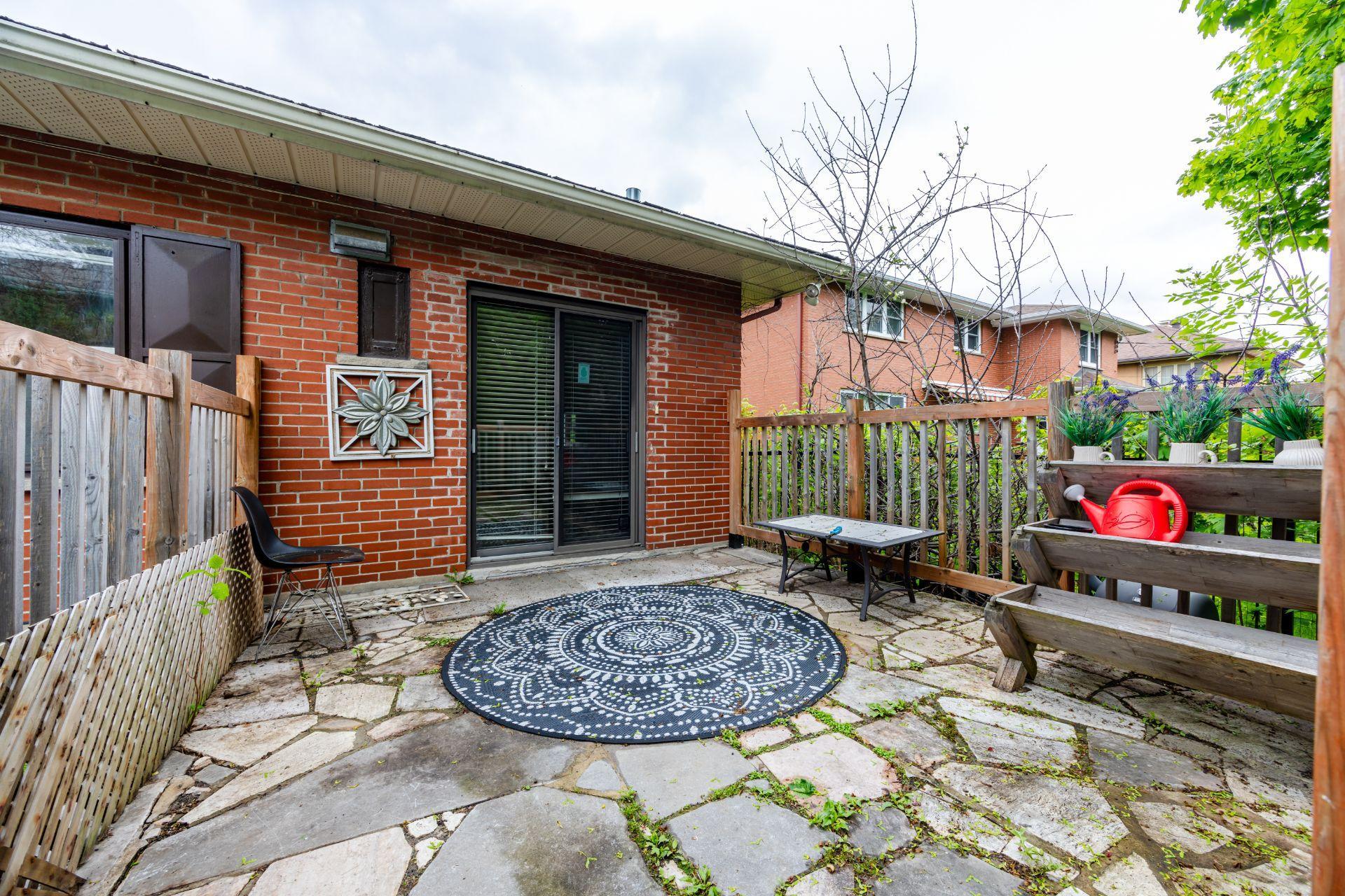 









372


Av. Revere

,
Mont-Royal,




QC
H3P1C3

