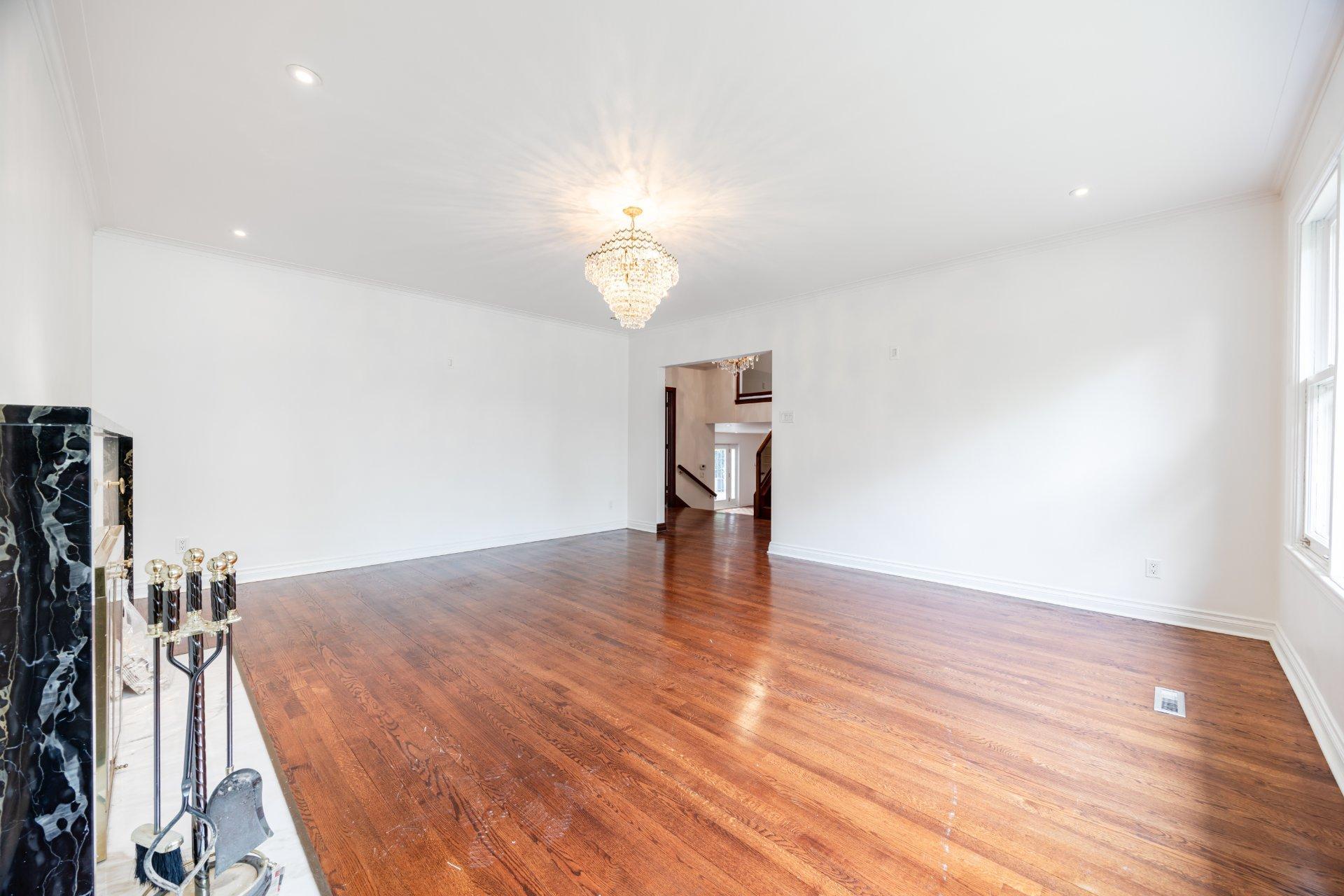 









372


Av. Revere

,
Mont-Royal,




QC
H3P1C3

