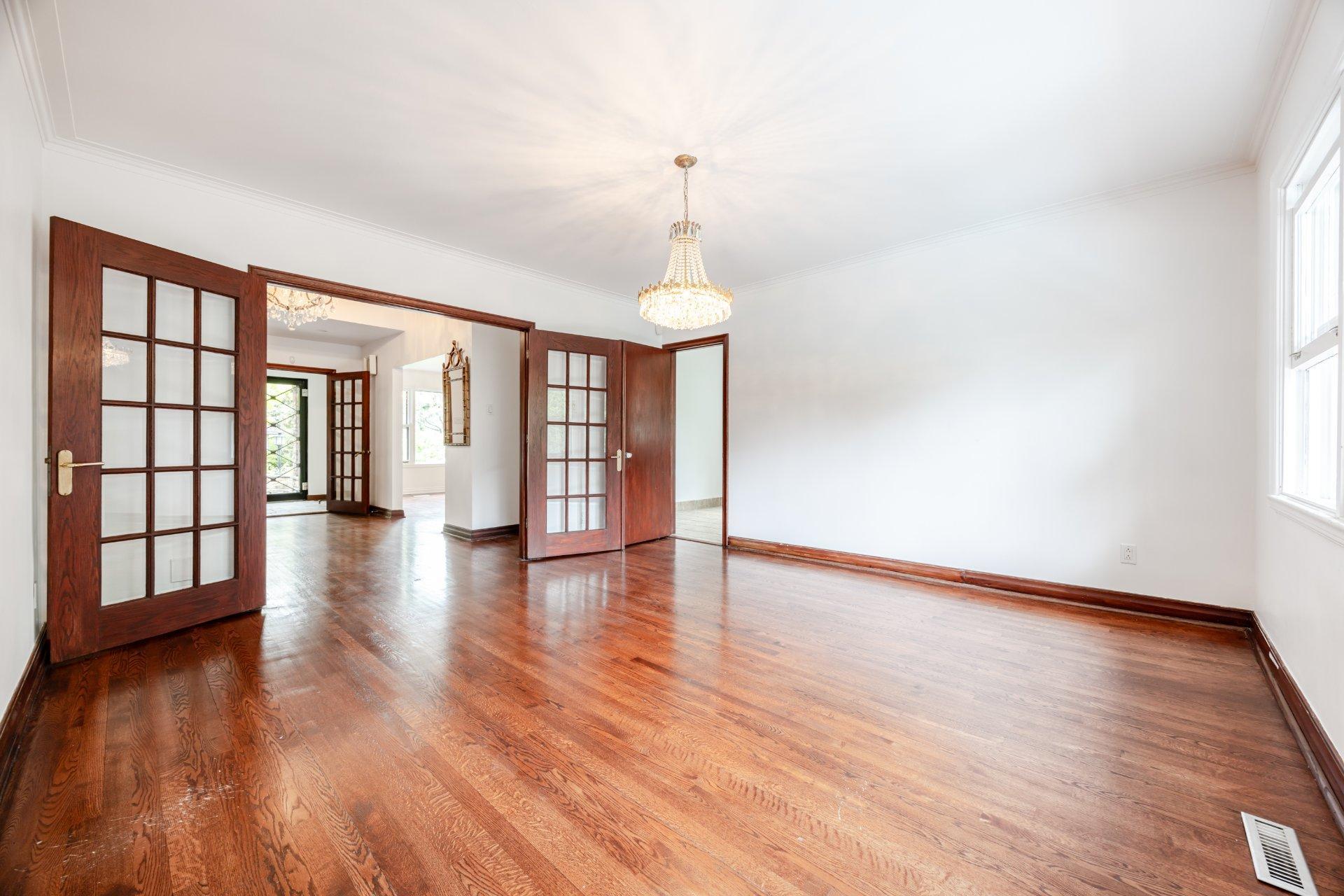 









372


Av. Revere

,
Mont-Royal,




QC
H3P1C3

