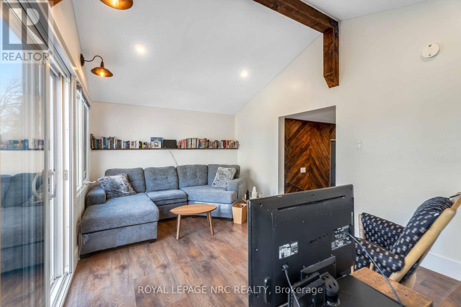 












44 GRANTHAM AVENUE S

,
St. Catharines (E. Chester),




Ontario
L2P3B4

