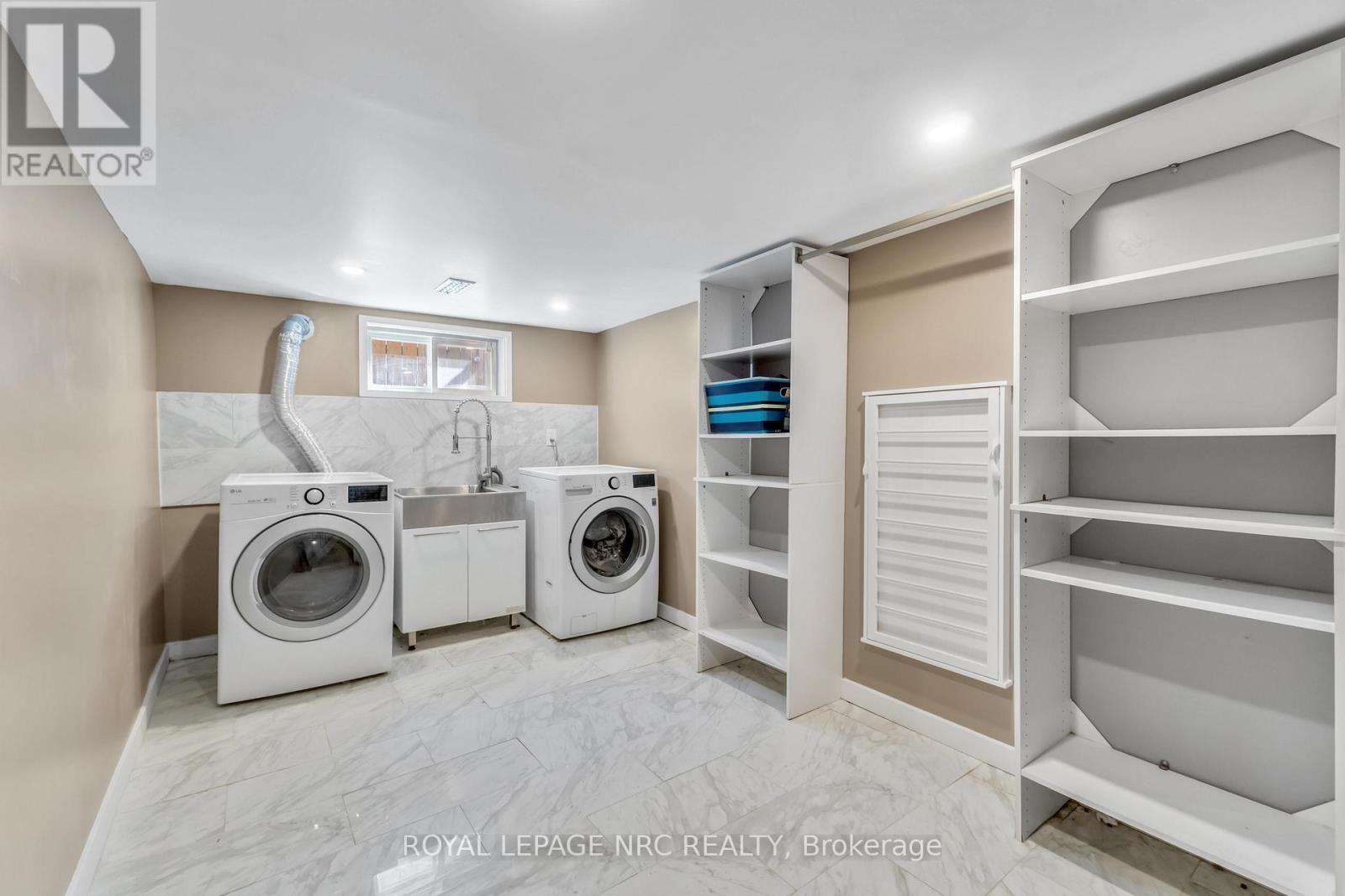












44 GRANTHAM AVENUE S

,
St. Catharines (E. Chester),




Ontario
L2P3B4

