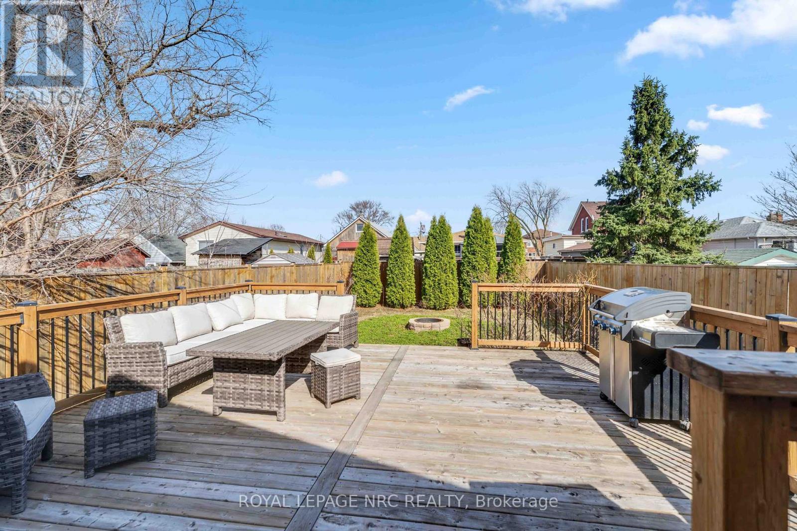 












44 GRANTHAM AVENUE S

,
St. Catharines (E. Chester),




Ontario
L2P3B4

