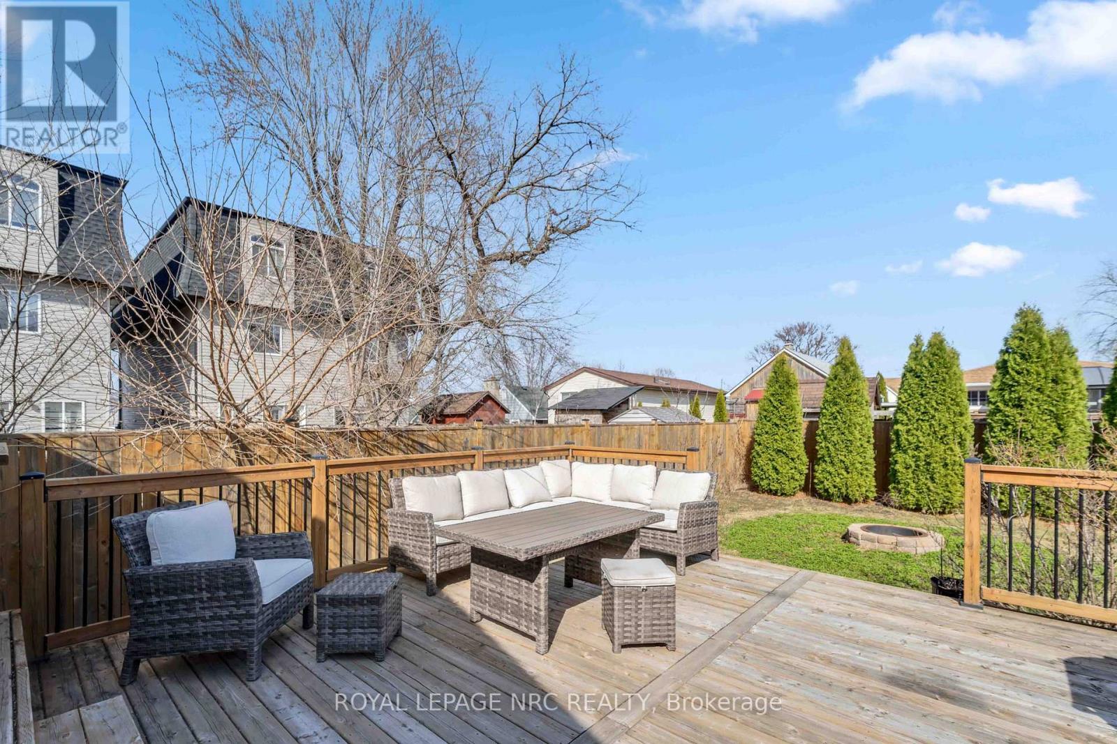 












44 GRANTHAM AVENUE S

,
St. Catharines (E. Chester),




Ontario
L2P3B4

