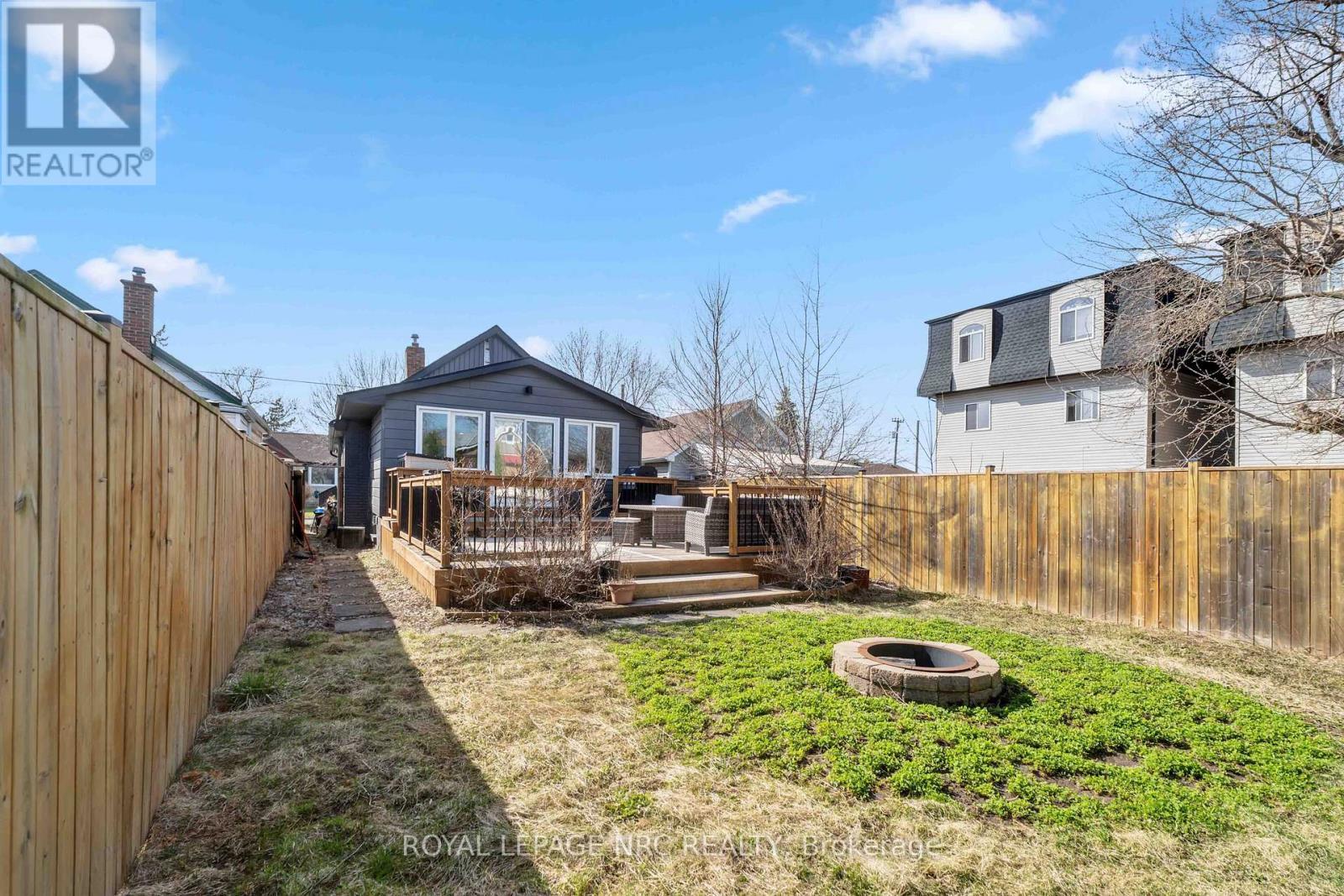 












44 GRANTHAM AVENUE S

,
St. Catharines (E. Chester),




Ontario
L2P3B4

