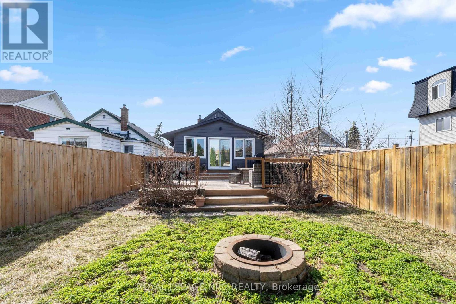 












44 GRANTHAM AVENUE S

,
St. Catharines (E. Chester),




Ontario
L2P3B4

