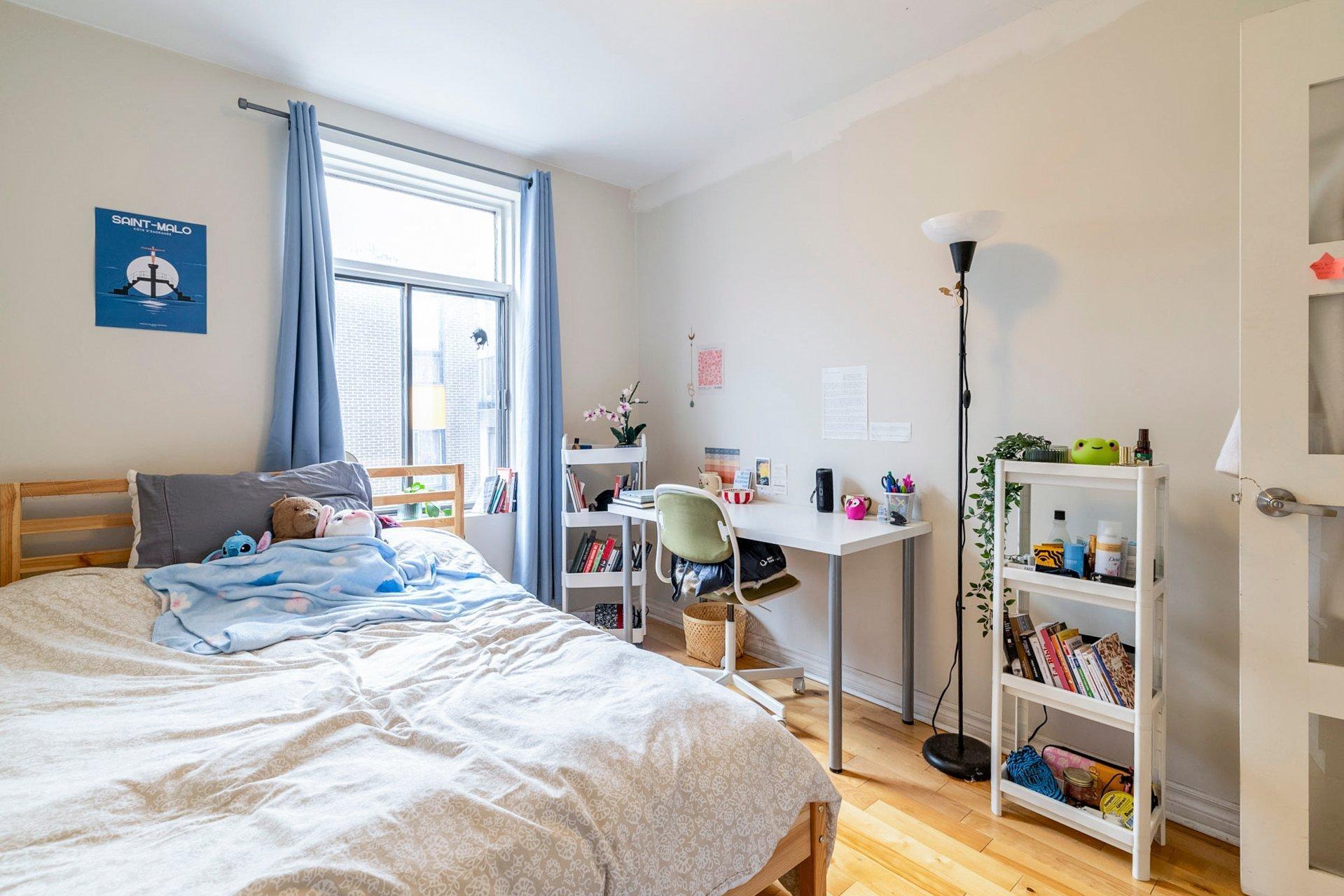 









3566


Rue St-Dominique

,
Montréal (Le Plateau-Mont-Royal),




QC
H2X2X4


