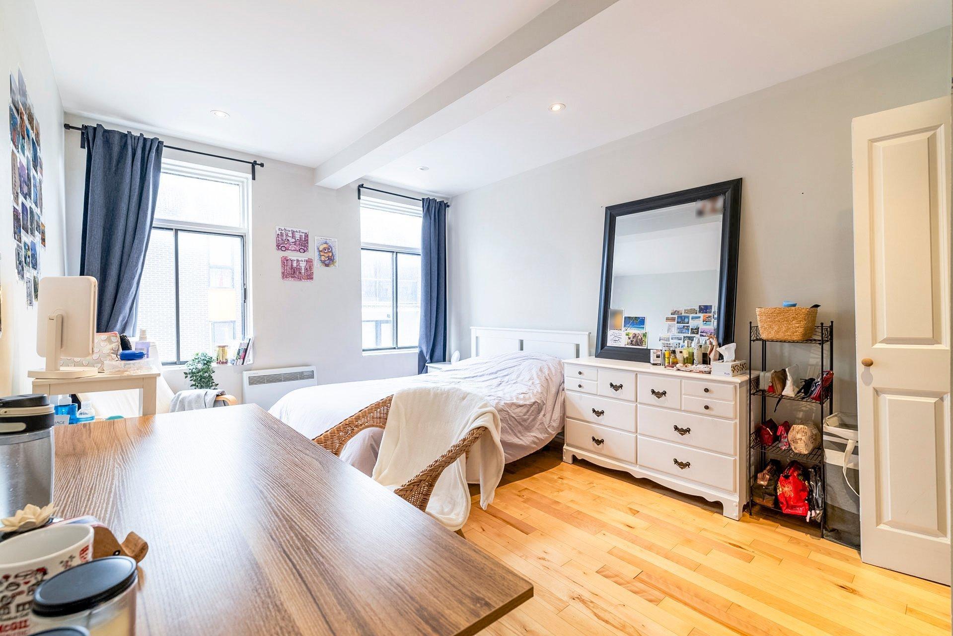









3566


Rue St-Dominique

,
Montréal (Le Plateau-Mont-Royal),




QC
H2X2X4

