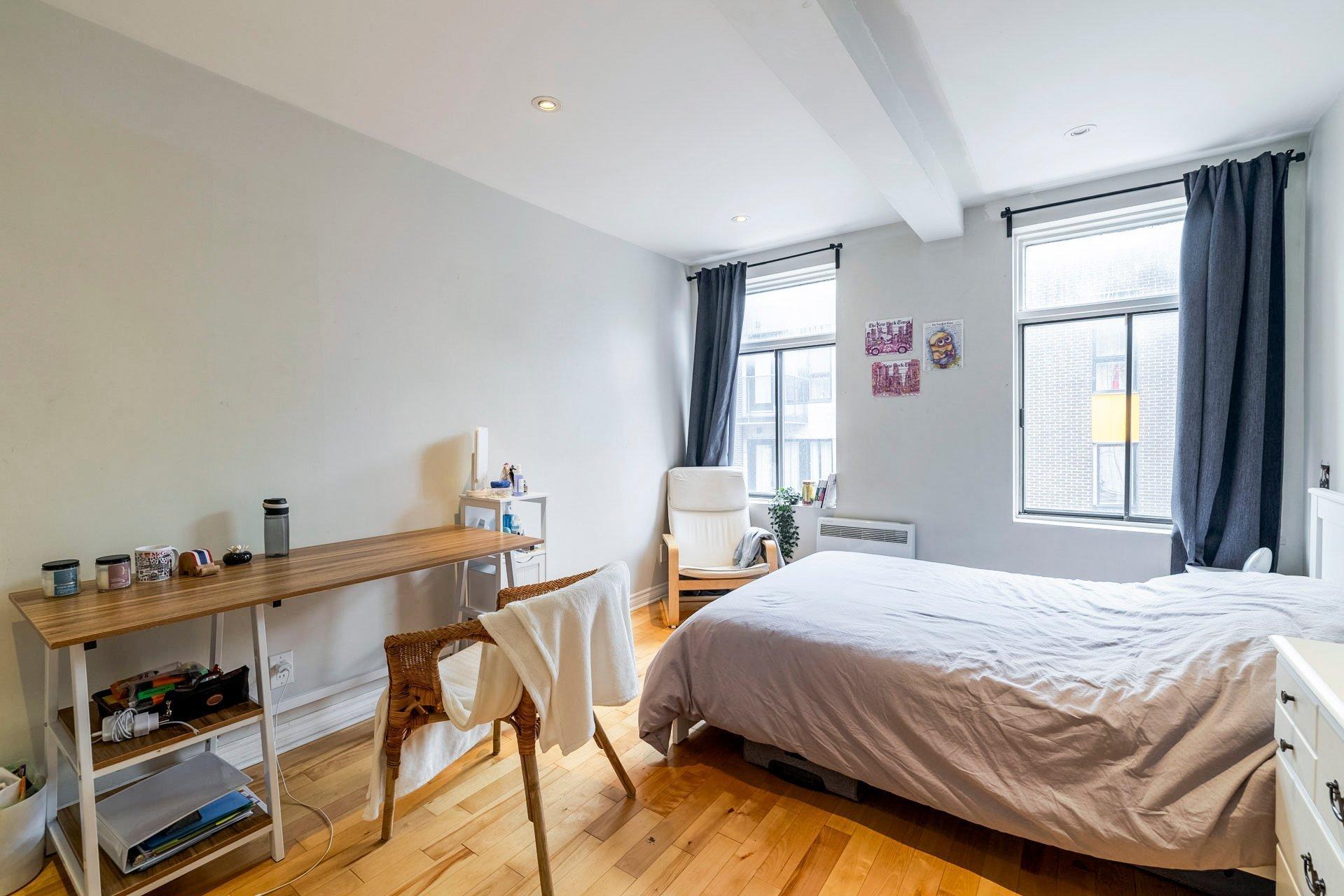 









3566


Rue St-Dominique

,
Montréal (Le Plateau-Mont-Royal),




QC
H2X2X4

