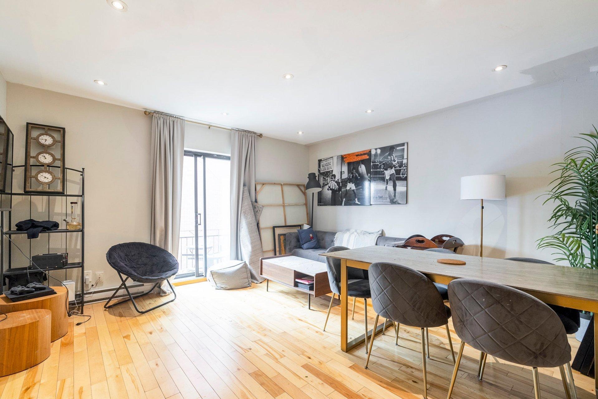 









3556


Rue St-Dominique

,
Montréal (Le Plateau-Mont-Royal),




QC
H2X2X4

