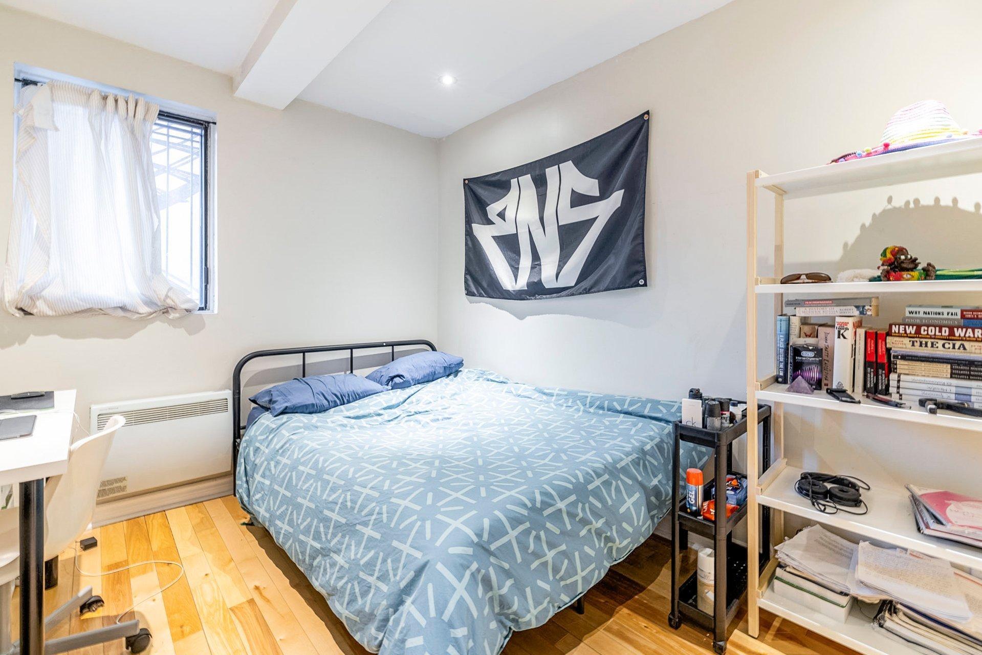 









3562


Rue St-Dominique

,
Montréal (Le Plateau-Mont-Royal),




QC
H2X2X4

