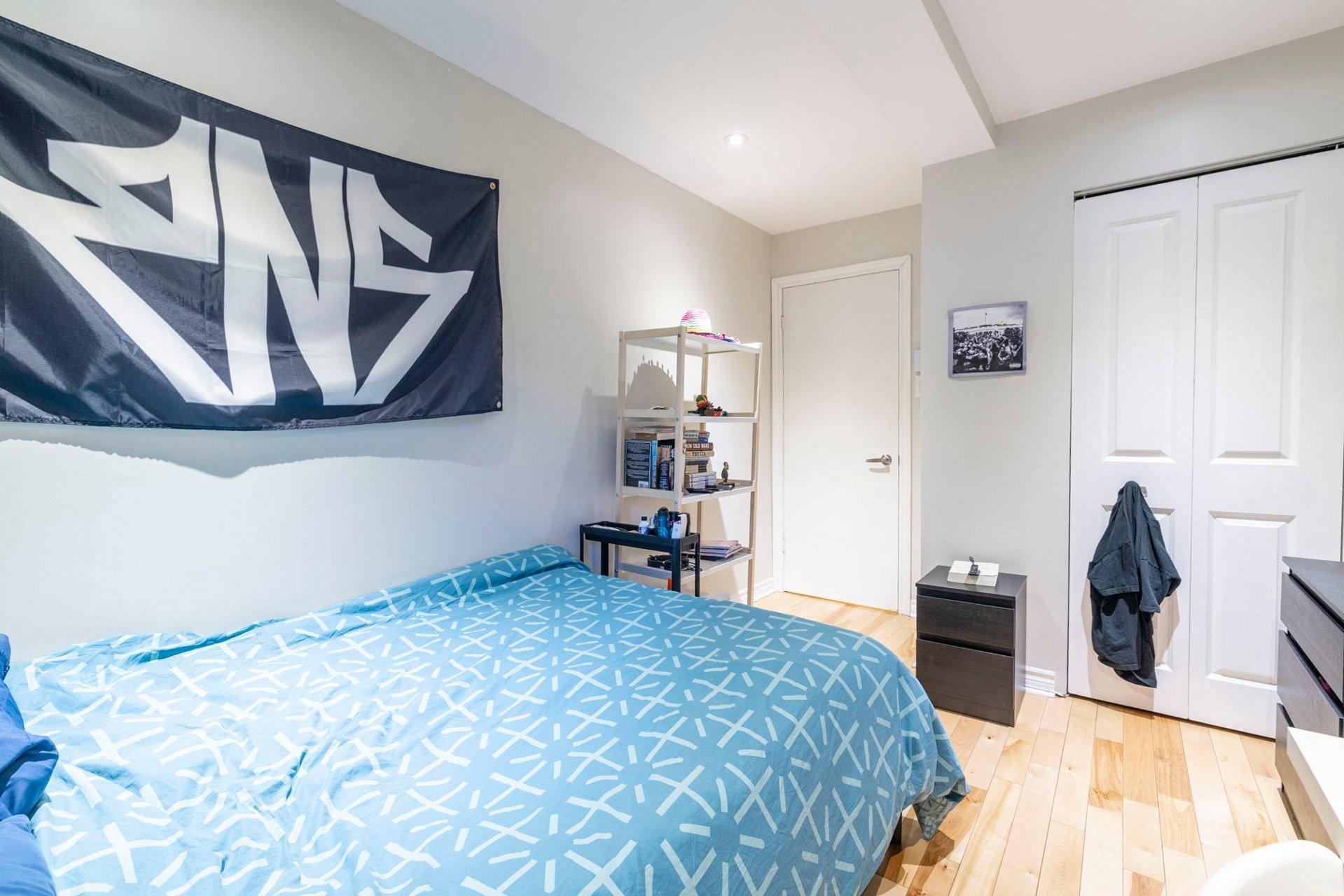 









3562


Rue St-Dominique

,
Montréal (Le Plateau-Mont-Royal),




QC
H2X2X4

