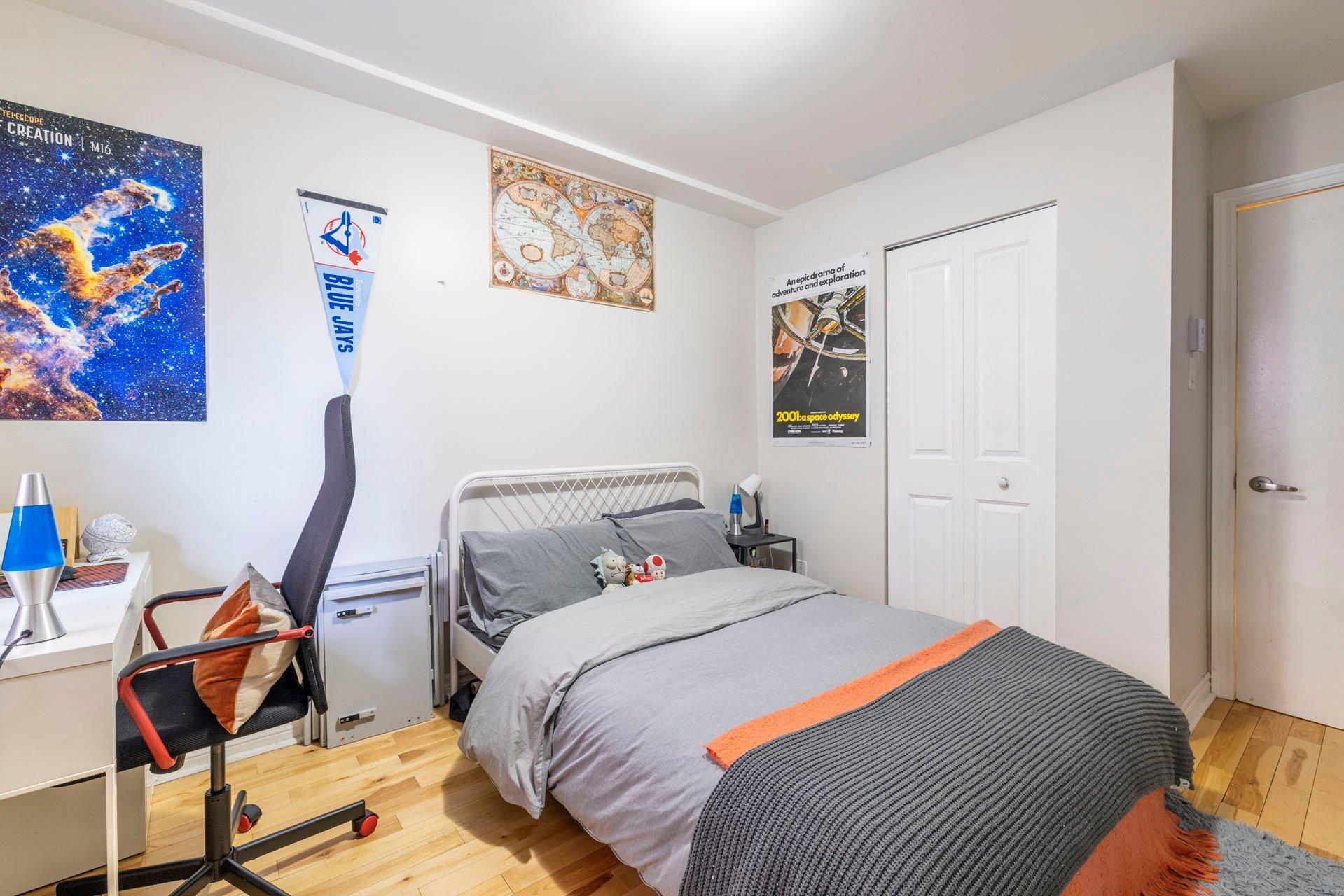 









3562


Rue St-Dominique

,
Montréal (Le Plateau-Mont-Royal),




QC
H2X2X4

