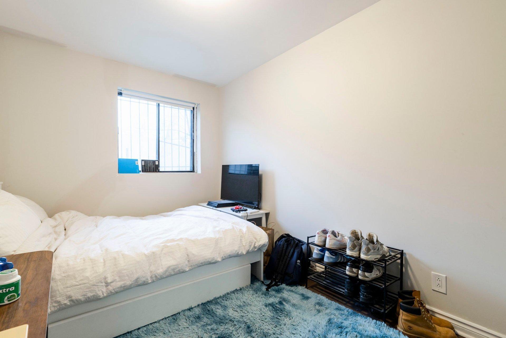 









3552A


Rue St-Dominique

,
Montréal (Le Plateau-Mont-Royal),




QC
H2X2X4

