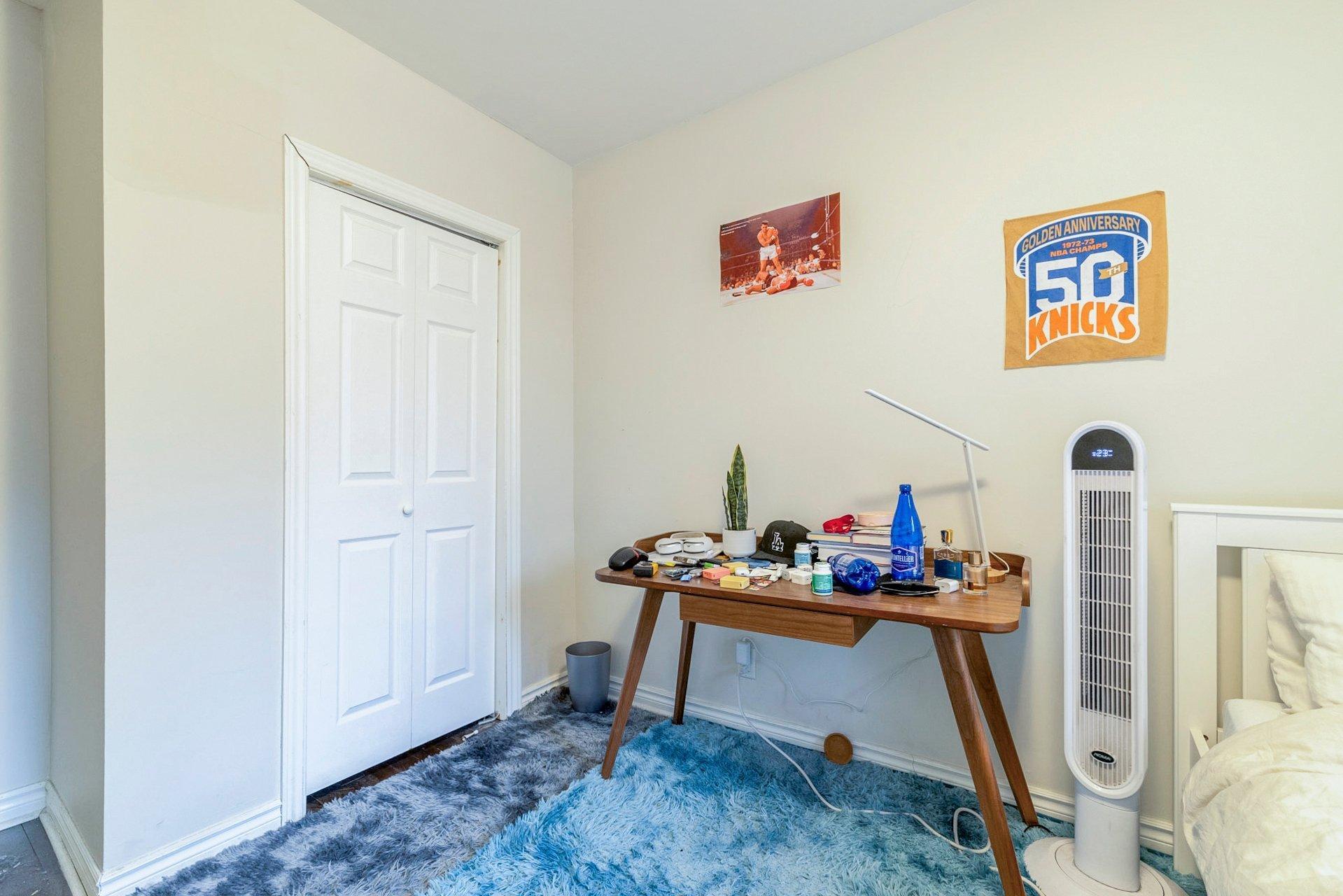 









3552A


Rue St-Dominique

,
Montréal (Le Plateau-Mont-Royal),




QC
H2X2X4

