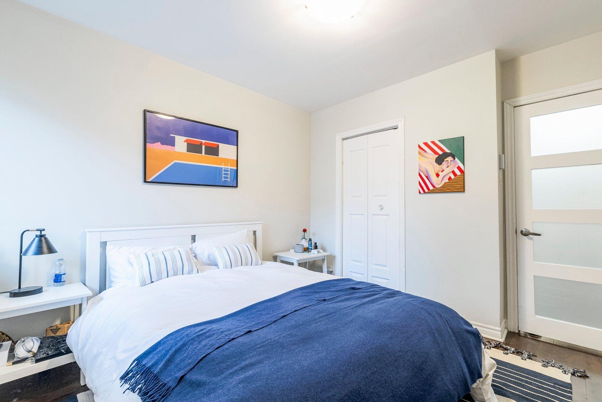









3552A


Rue St-Dominique

,
Montréal (Le Plateau-Mont-Royal),




QC
H2X2X4


