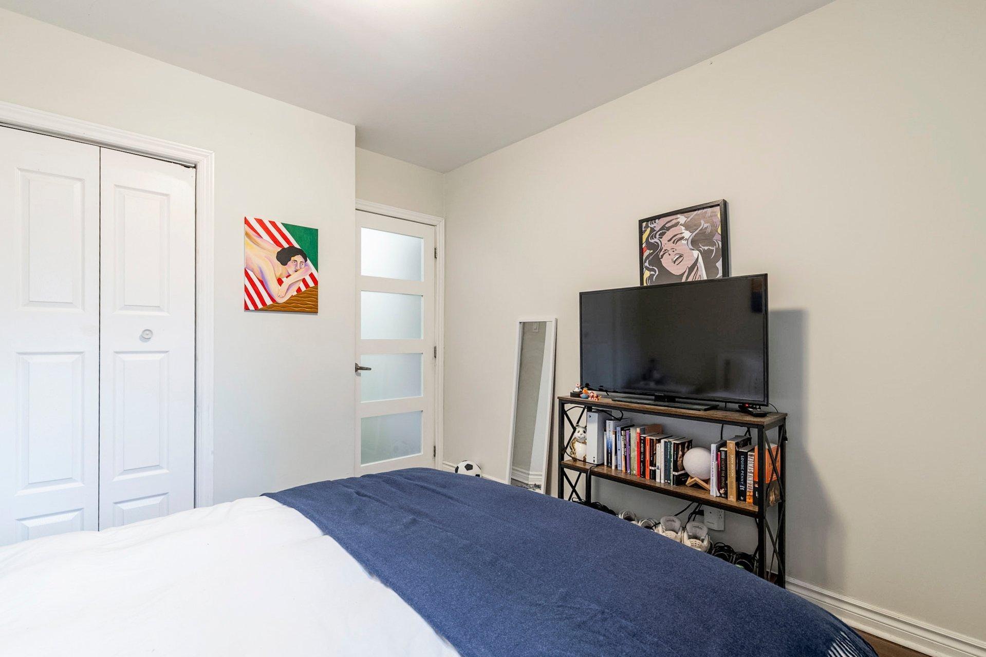 









3552A


Rue St-Dominique

,
Montréal (Le Plateau-Mont-Royal),




QC
H2X2X4

