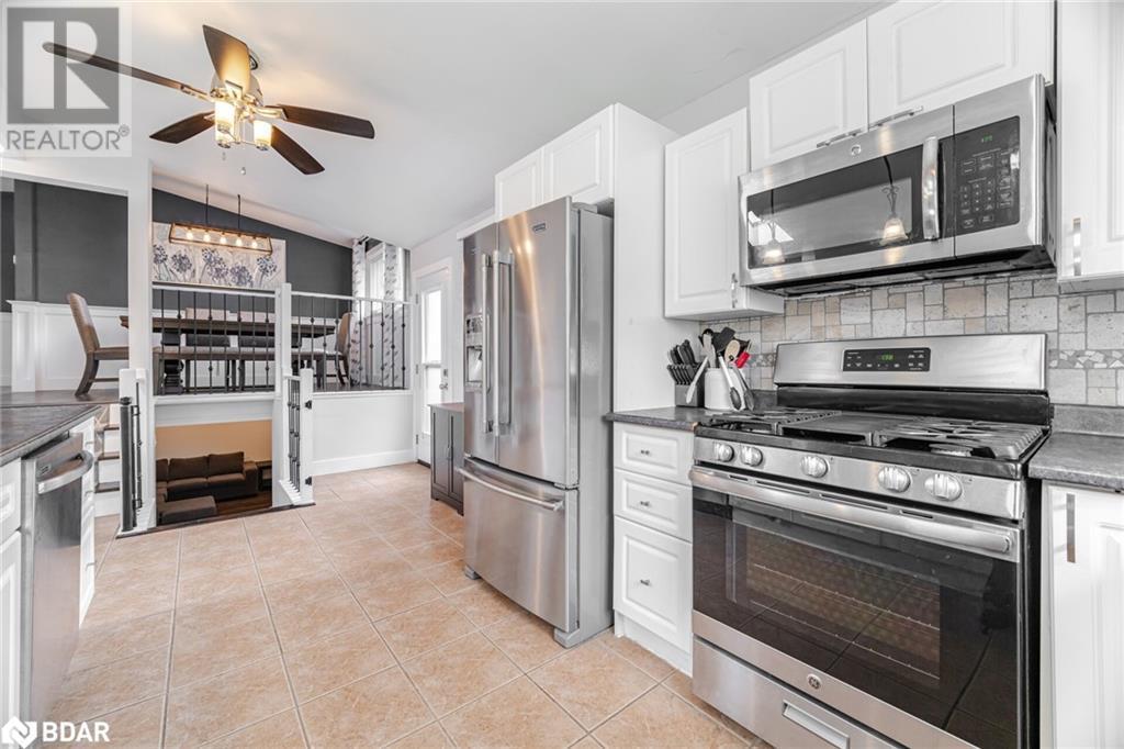 












61 LAWFIELD Drive

,
Hamilton,




Ontario
L8V4C6

