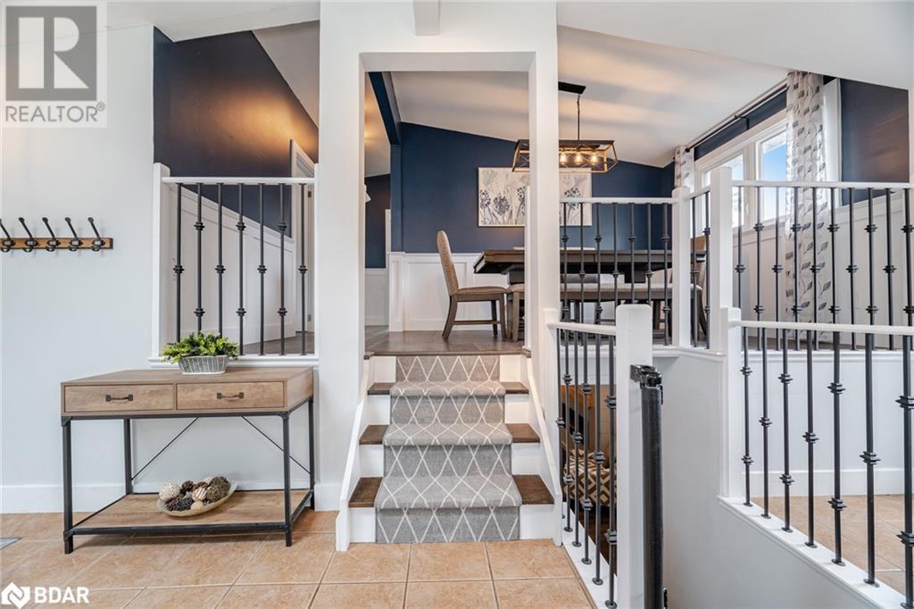 












61 LAWFIELD Drive

,
Hamilton,




Ontario
L8V4C6

