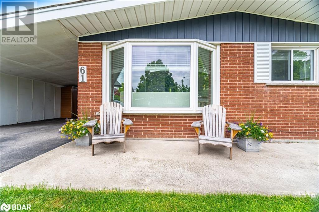 












61 LAWFIELD Drive

,
Hamilton,




Ontario
L8V4C6

